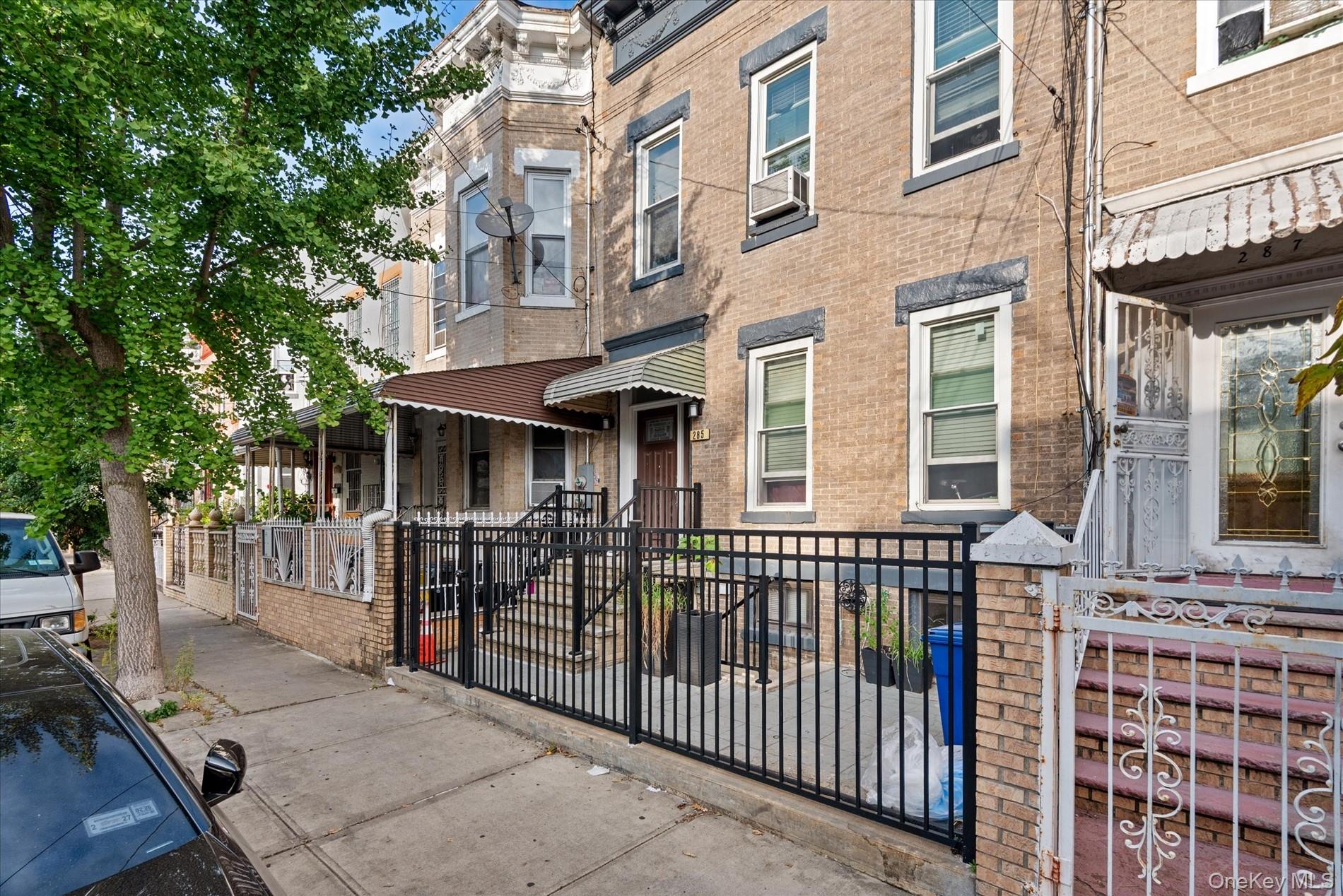 285 Lincoln Avenue, Brooklyn, NY 11208