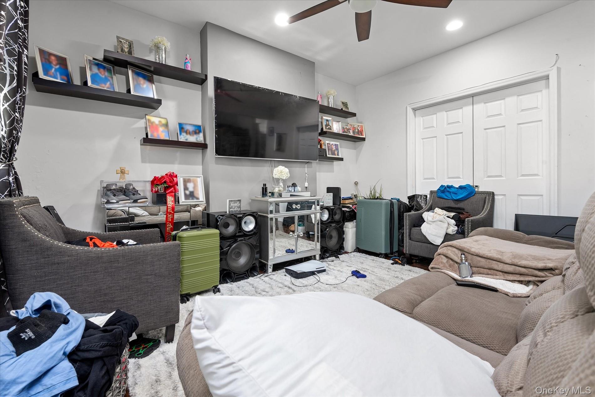 285 Lincoln Avenue, Brooklyn, NY 11208