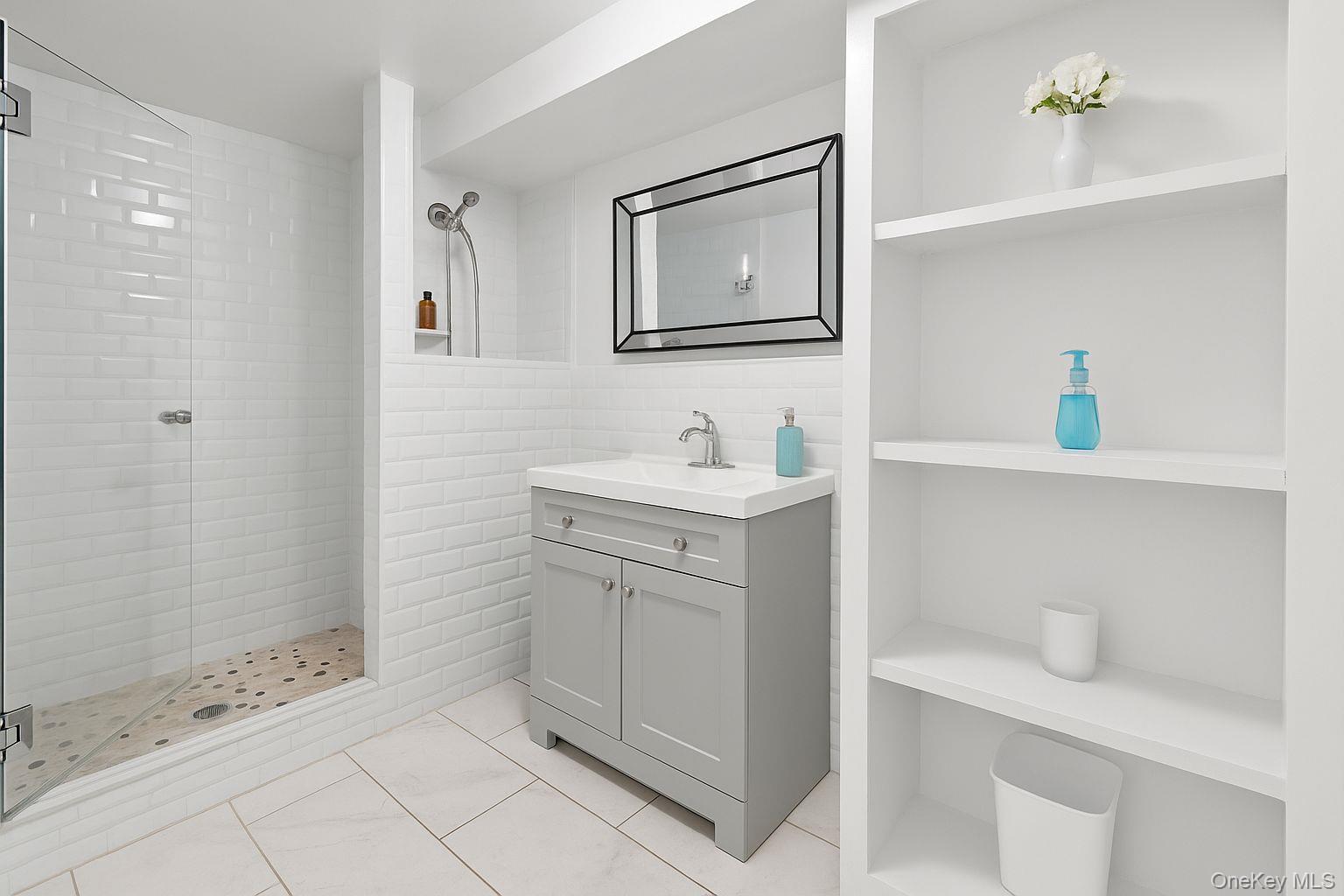 285 Lincoln Avenue, Brooklyn, NY 11208