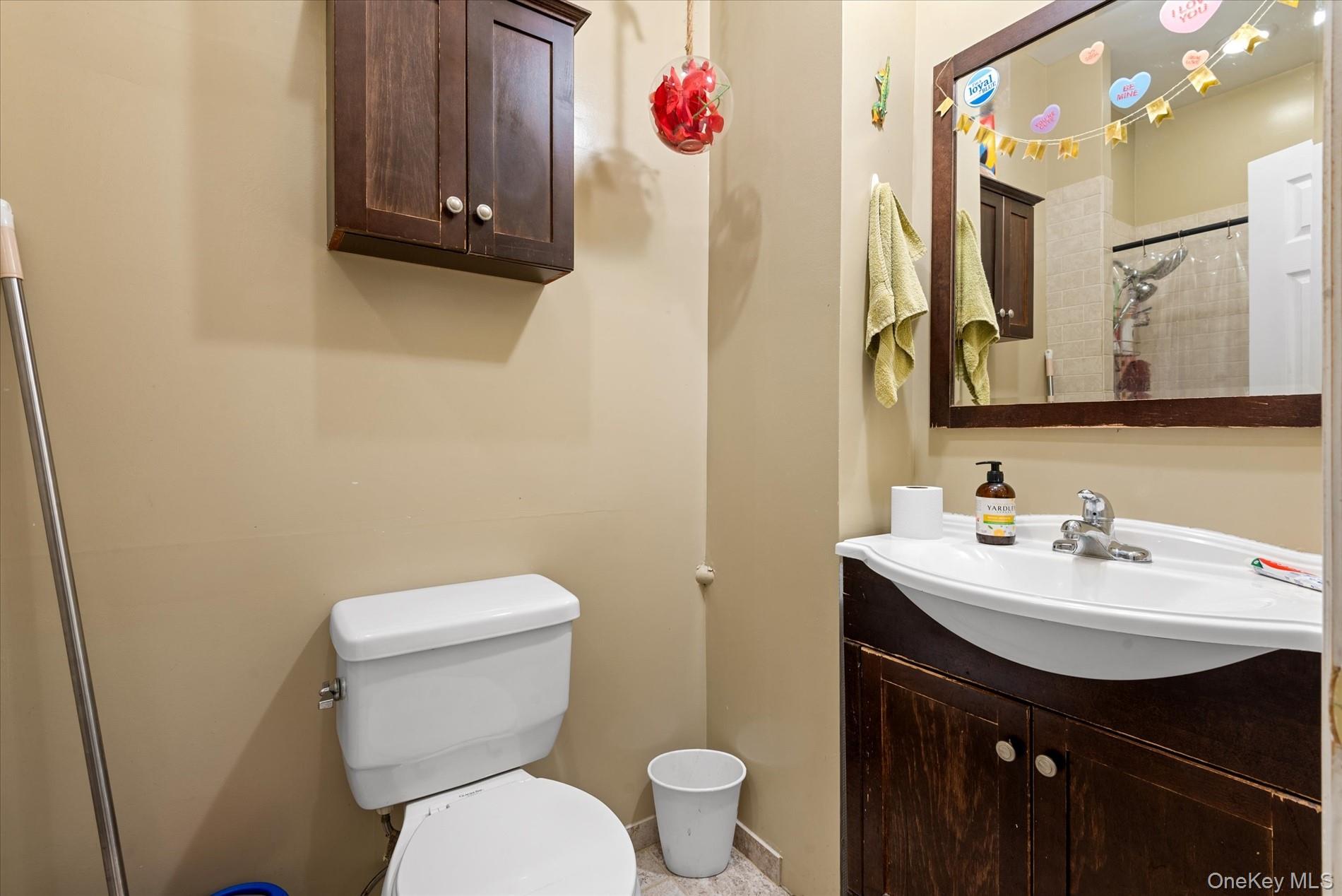 285 Lincoln Avenue, Brooklyn, NY 11208