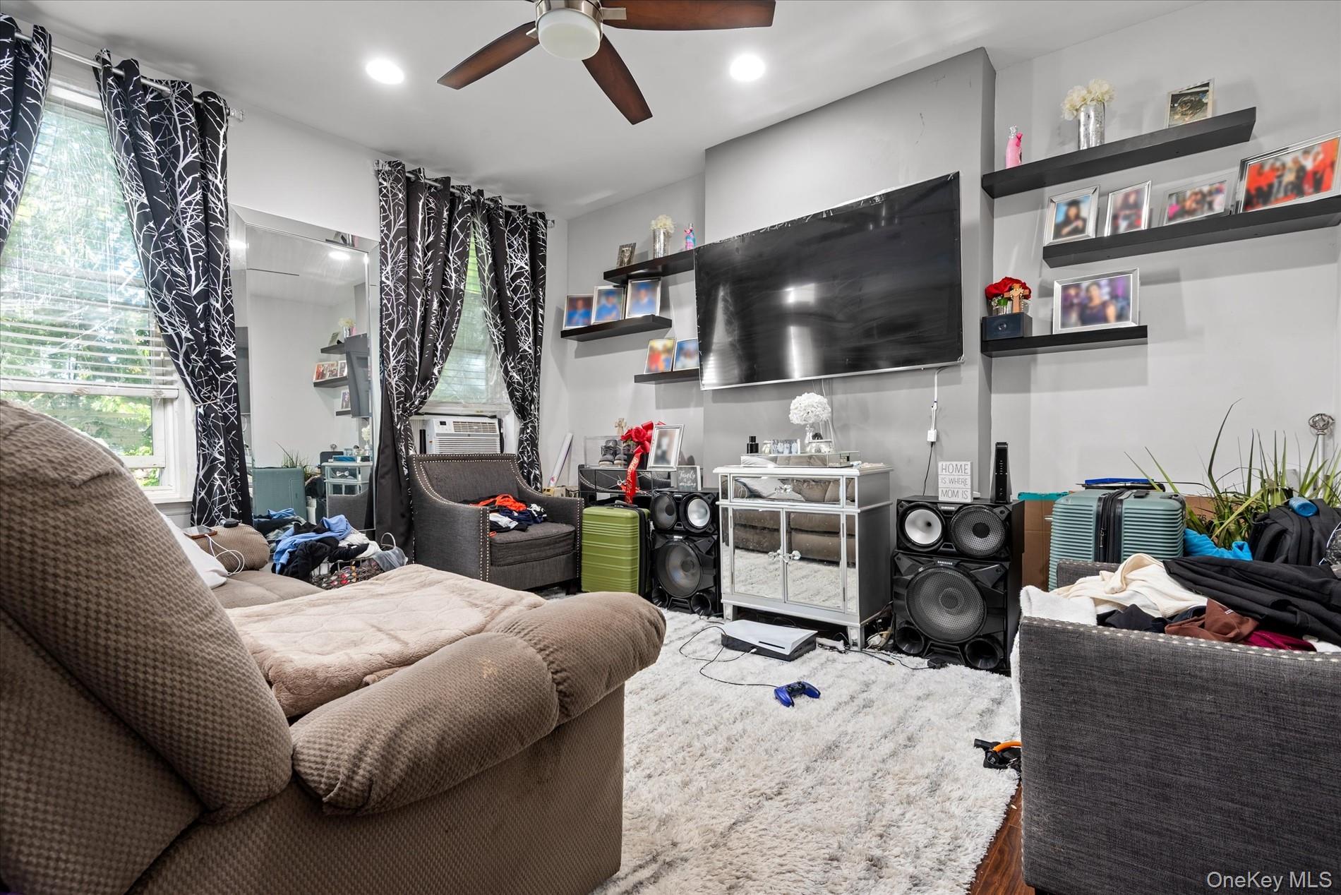 285 Lincoln Avenue, Brooklyn, NY 11208