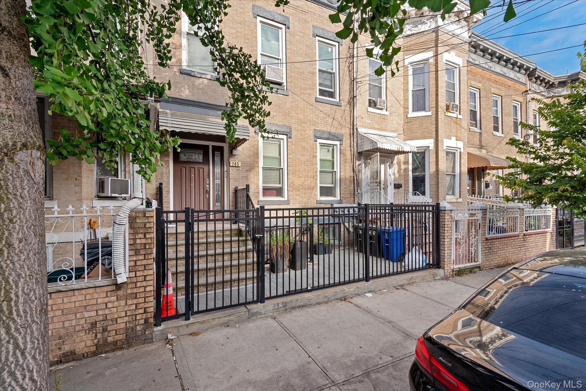 285 Lincoln Avenue, Brooklyn, NY 11208