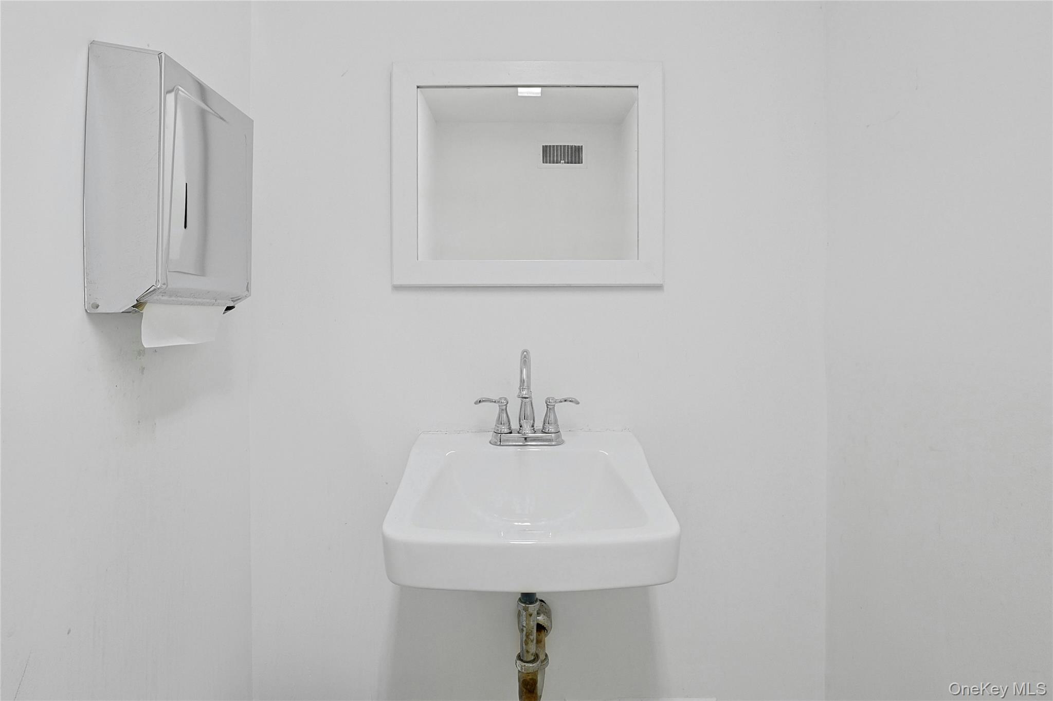 80 Old Tappan Road, Tappan, NY 10983