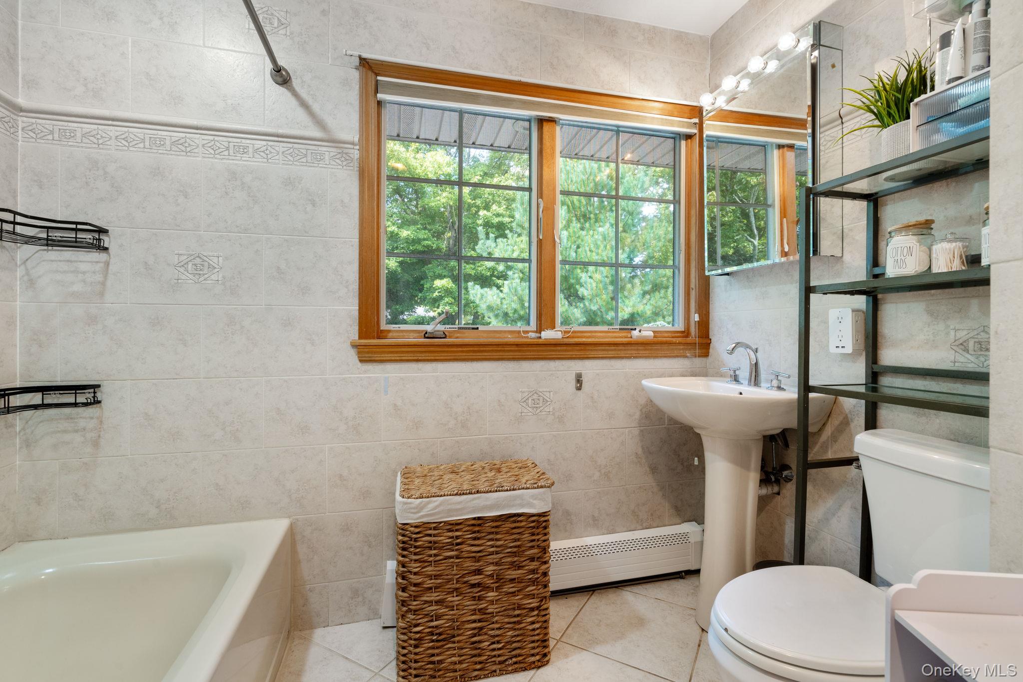 10 Basswood Place, Melville, NY 11747