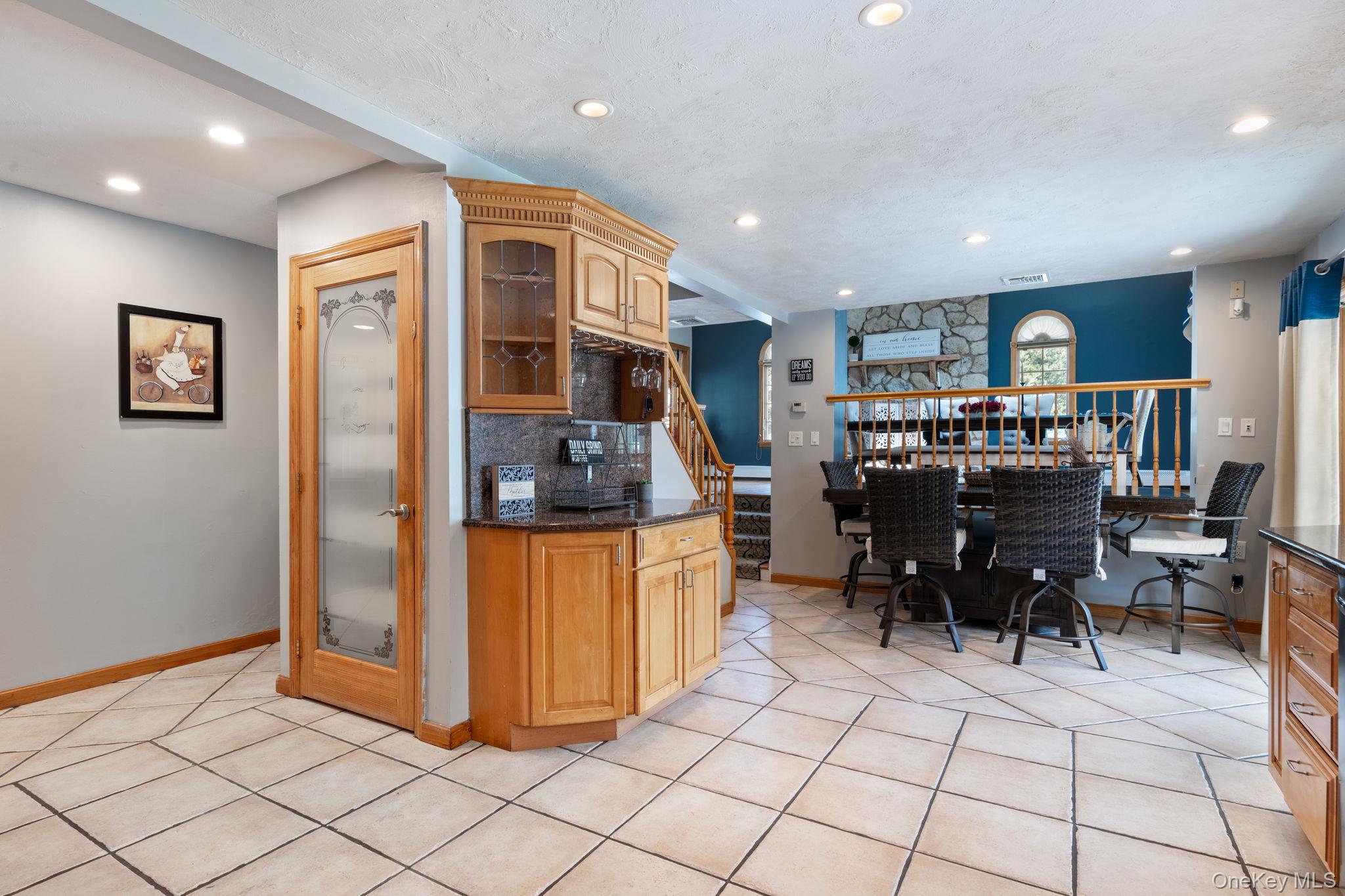 10 Basswood Place, Melville, NY 11747