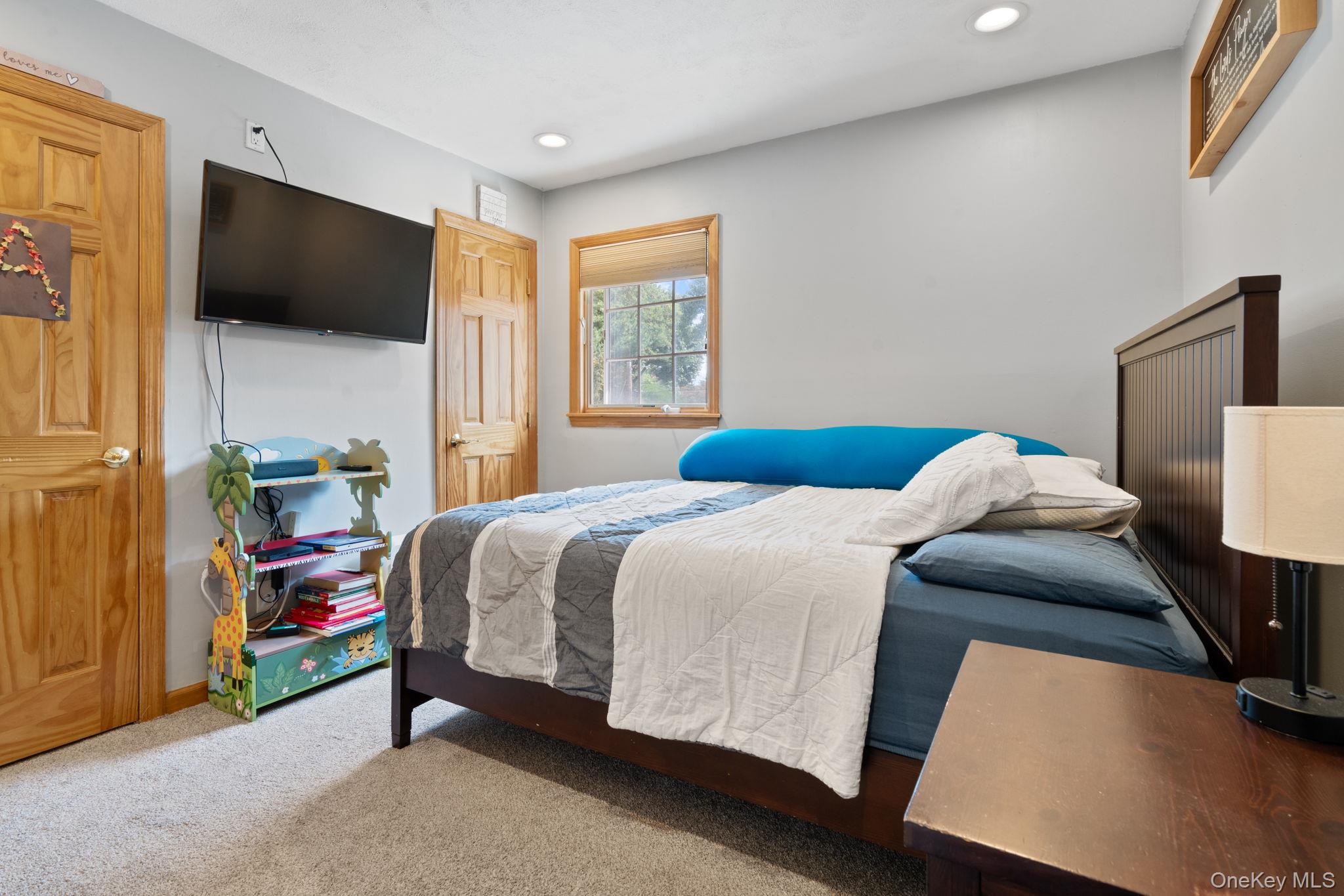 10 Basswood Place, Melville, NY 11747