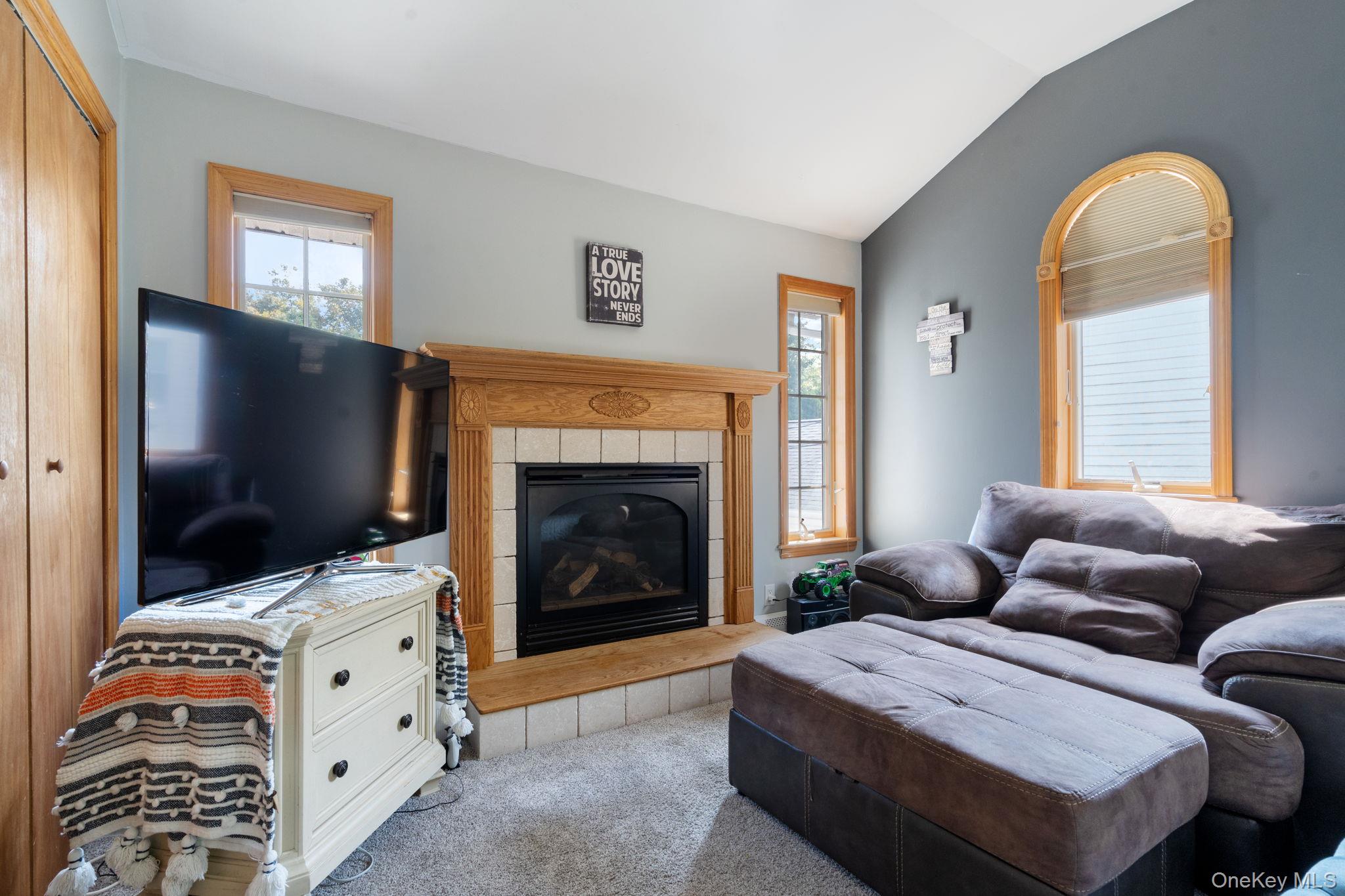 10 Basswood Place, Melville, NY 11747