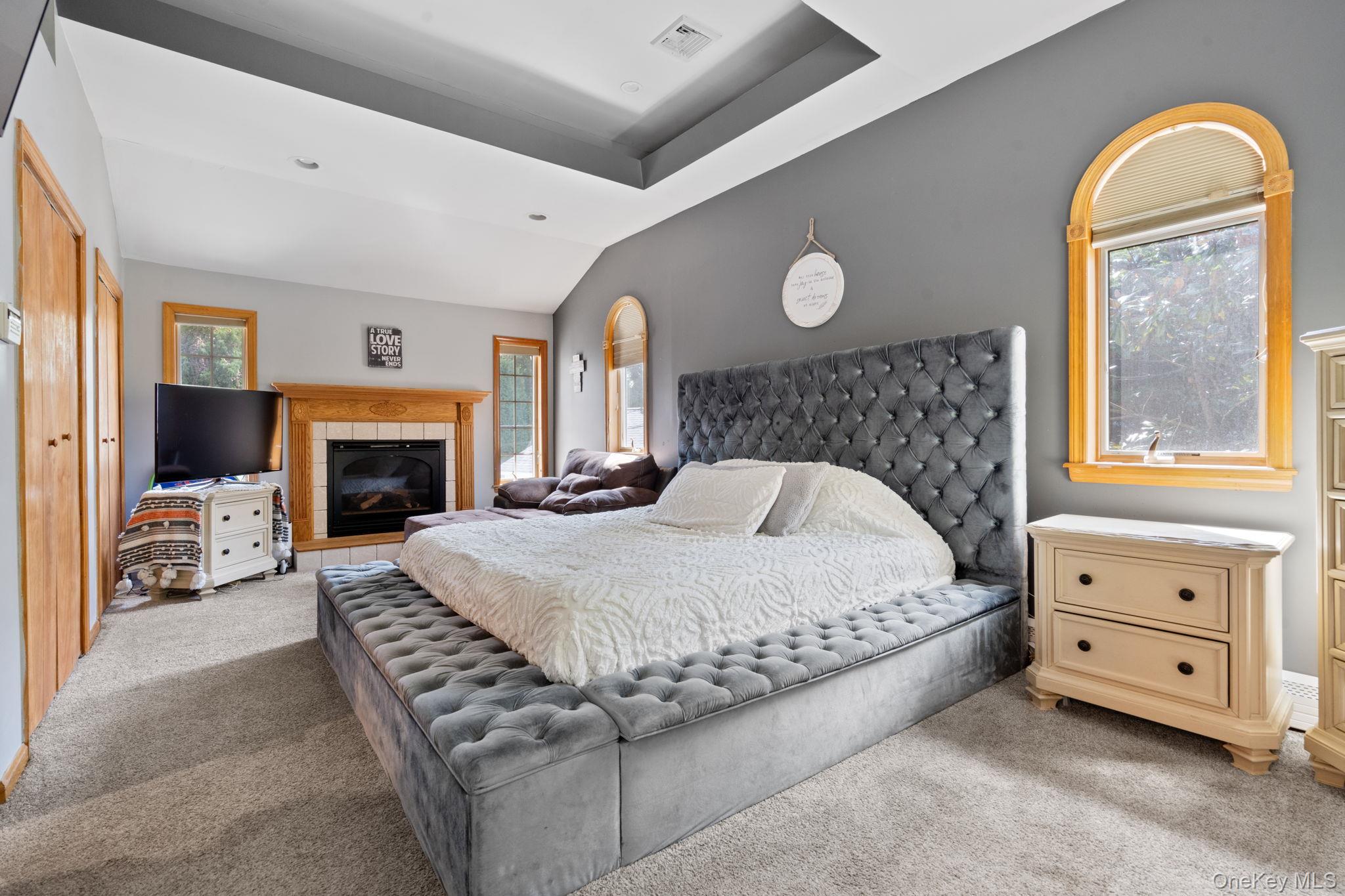 10 Basswood Place, Melville, NY 11747