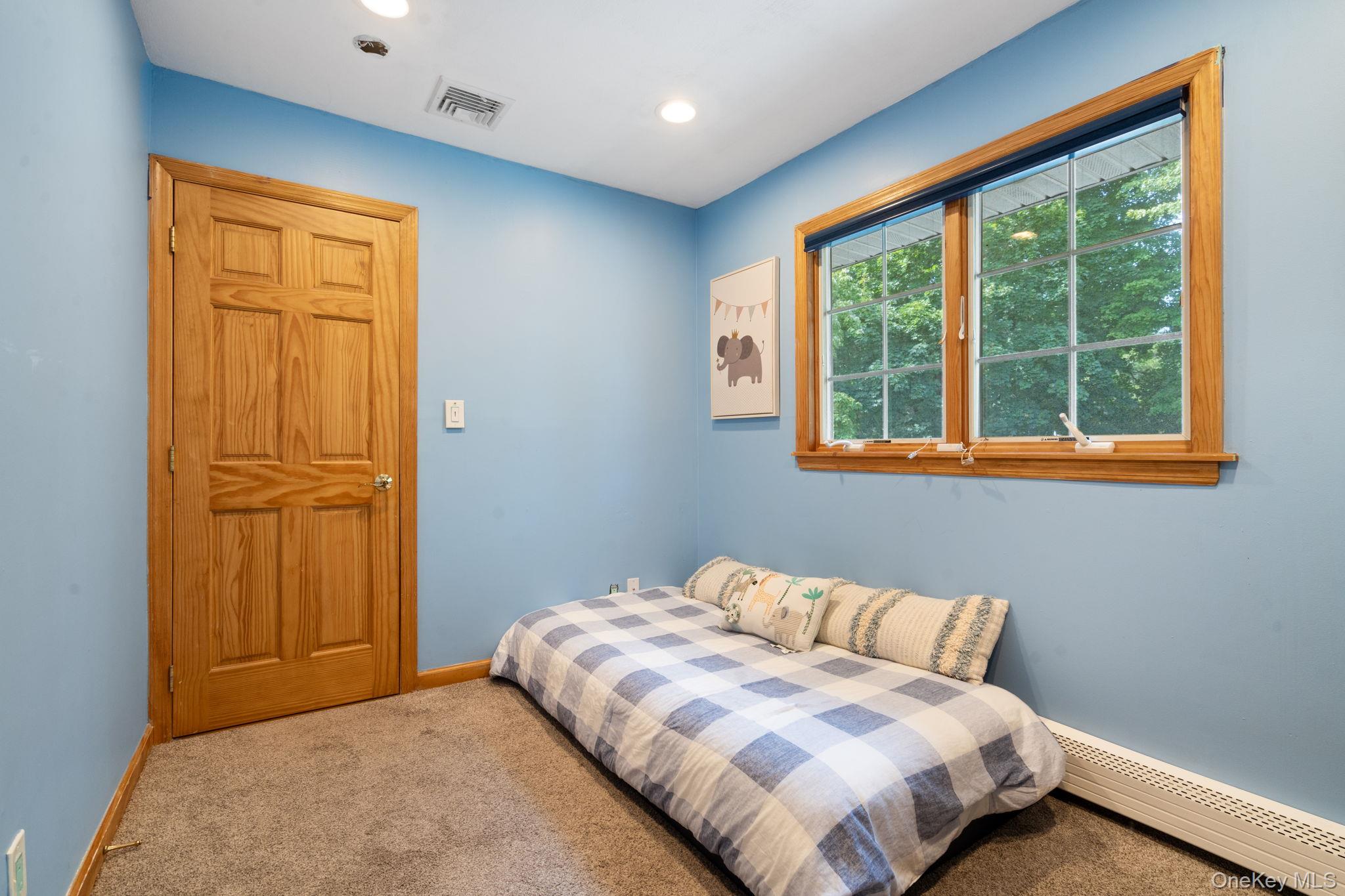 10 Basswood Place, Melville, NY 11747