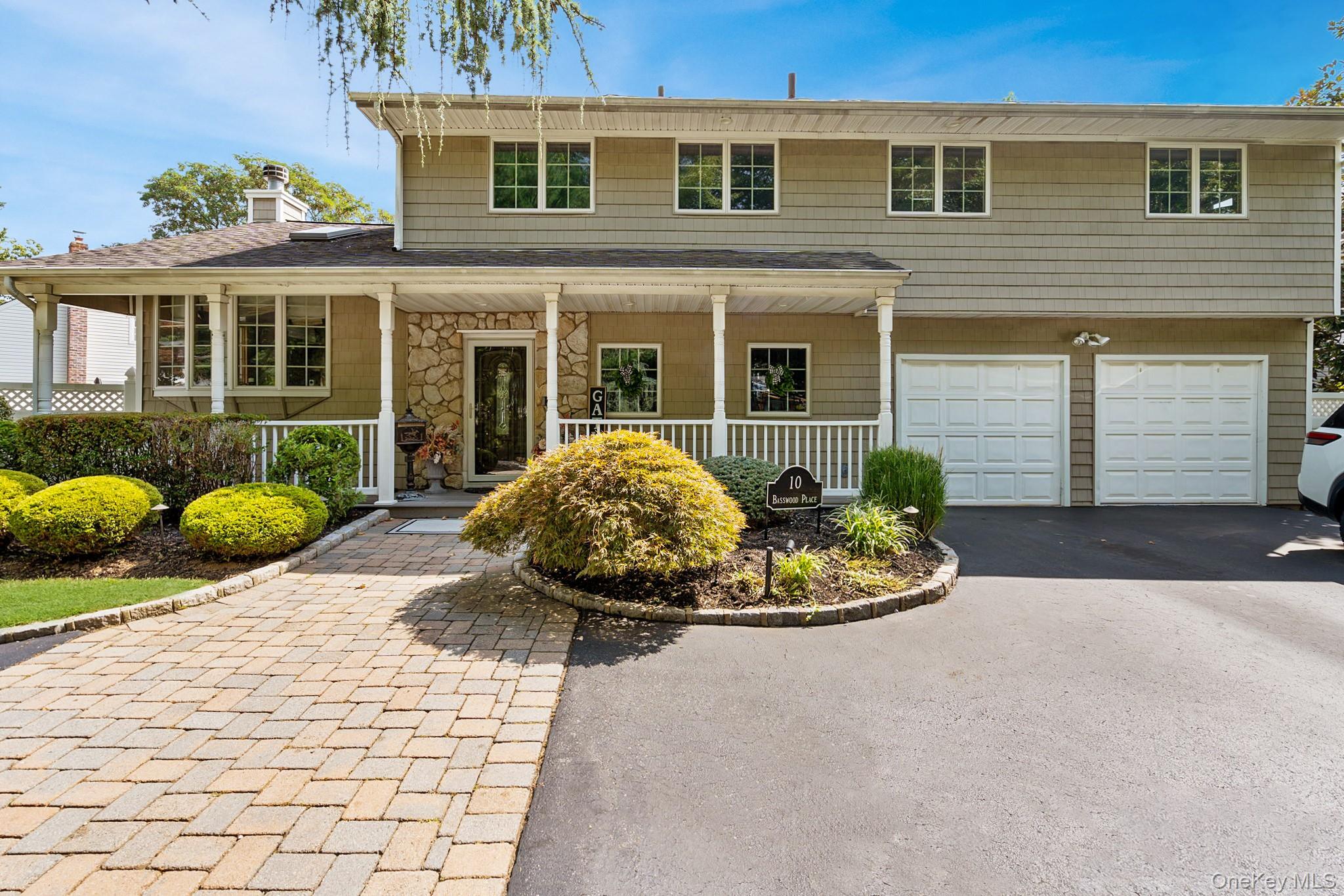 10 Basswood Place, Melville, NY 11747