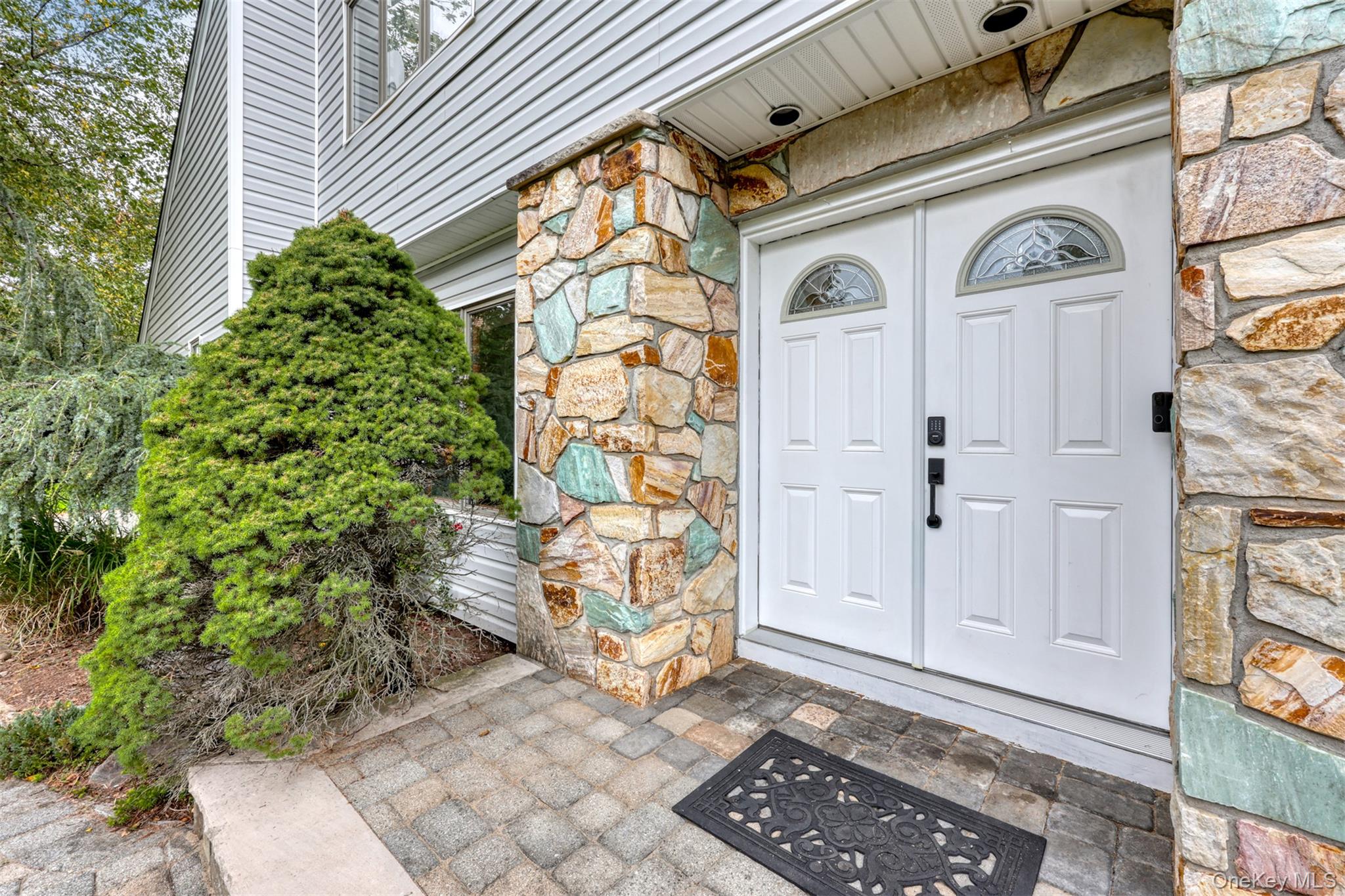 6 Debra Court, New City, NY 10956