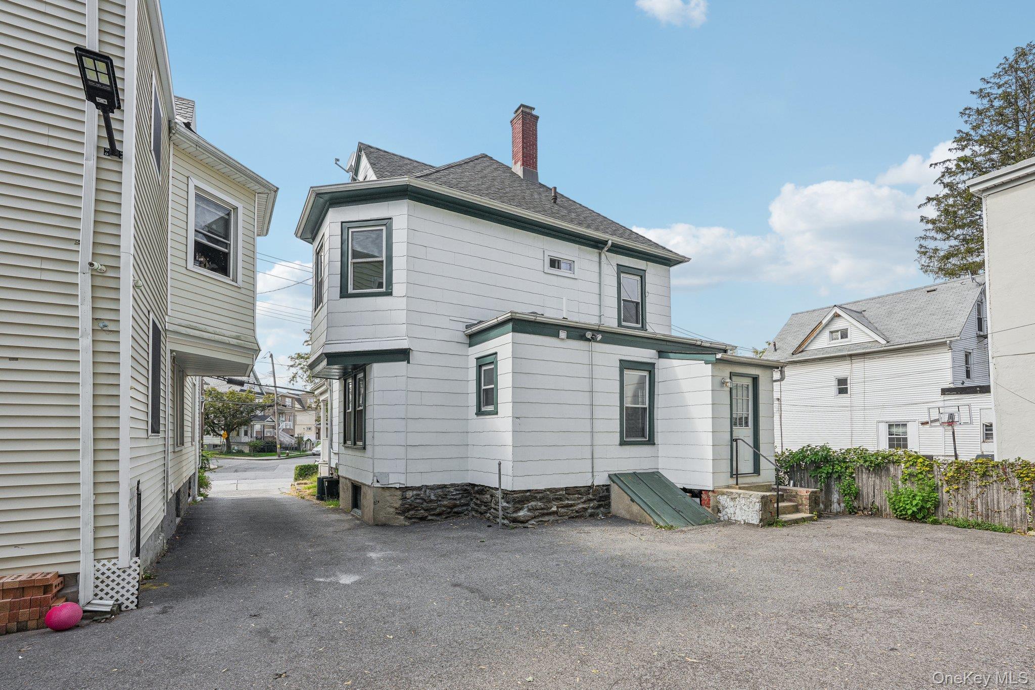 329 N 7th Avenue, Mount Vernon, NY 10550