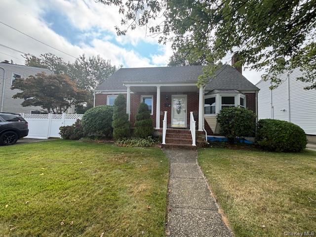 35 W Belle Terre Avenue, Lindenhurst, NY 11757