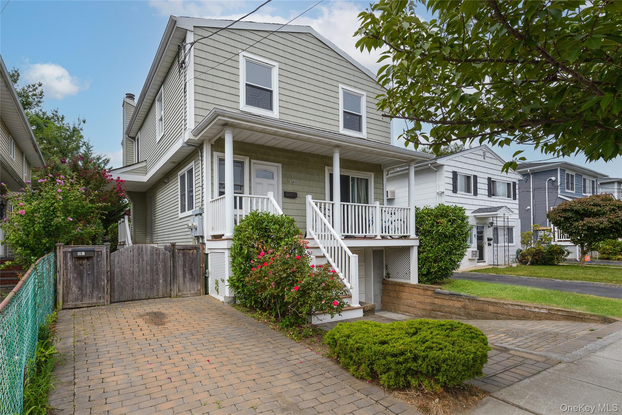 19 Graywood # B, Port Washington, NY 11050