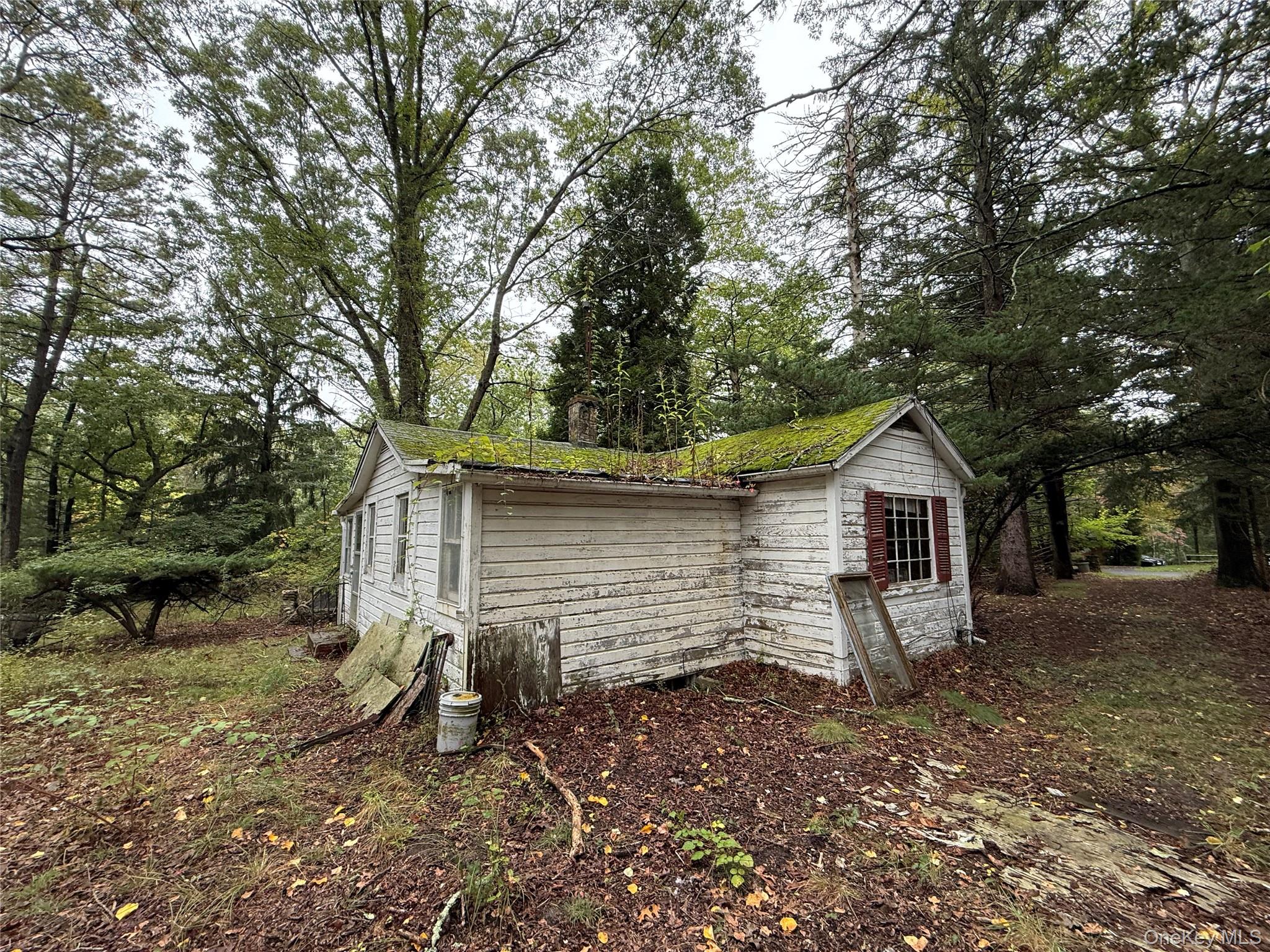 20 Primrose Path, Manorville, NY 11949