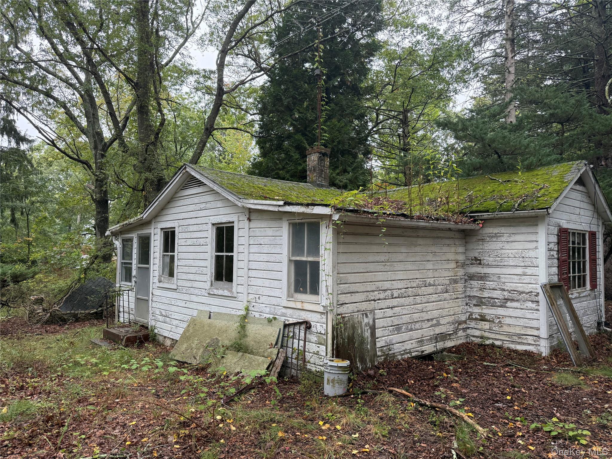 20 Primrose Path, Manorville, NY 11949