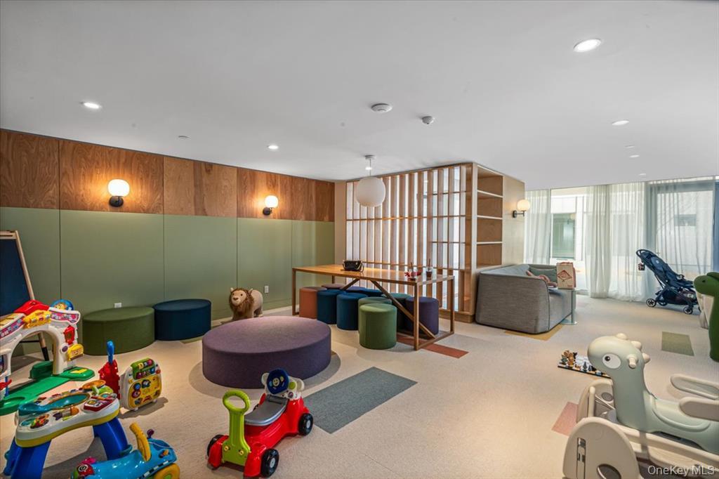 13336 37 Avenue # 11H, Flushing, NY 11354