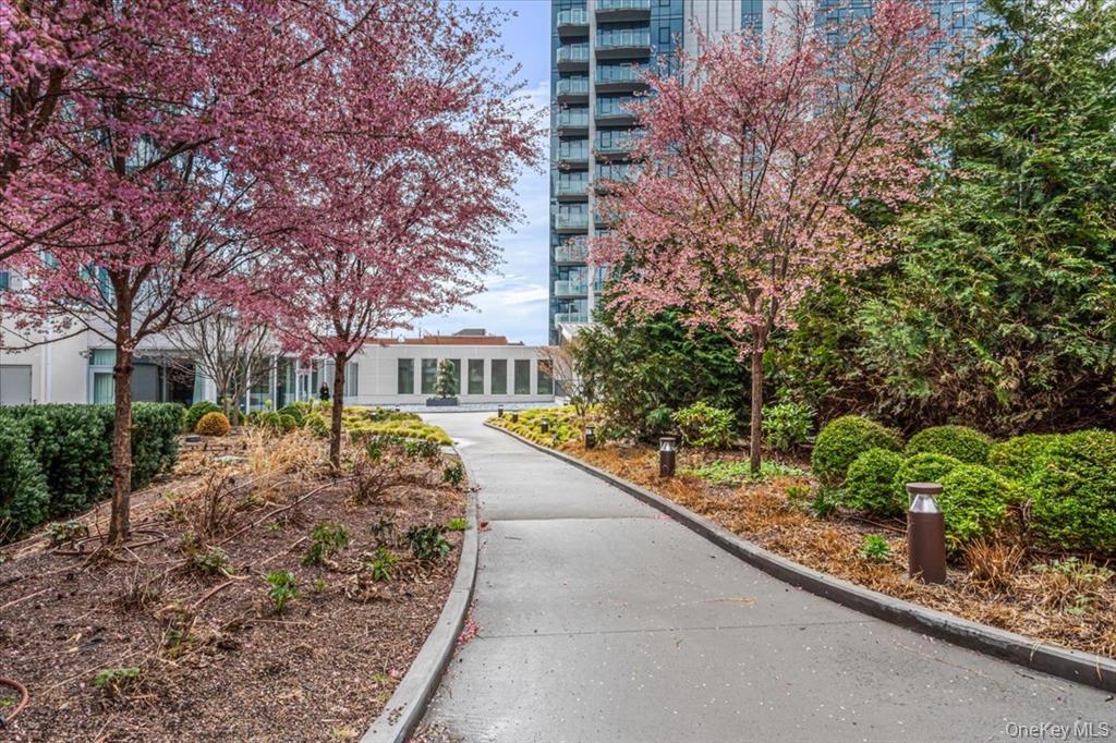 13336 37 Avenue # 11H, Flushing, NY 11354