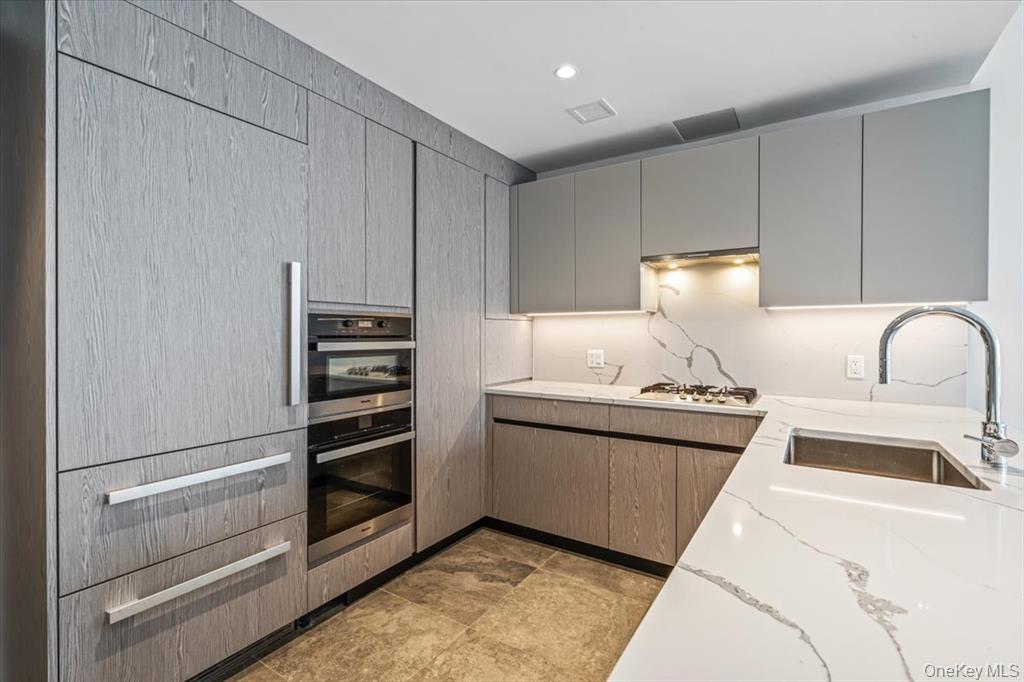 13336 37 Avenue # 11H, Flushing, NY 11354