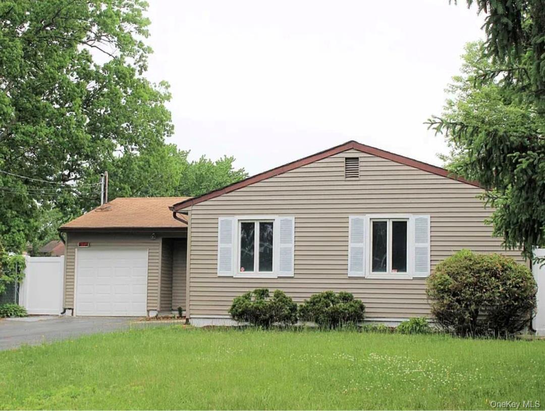 20 Quail Run, Massapequa, NY 11758