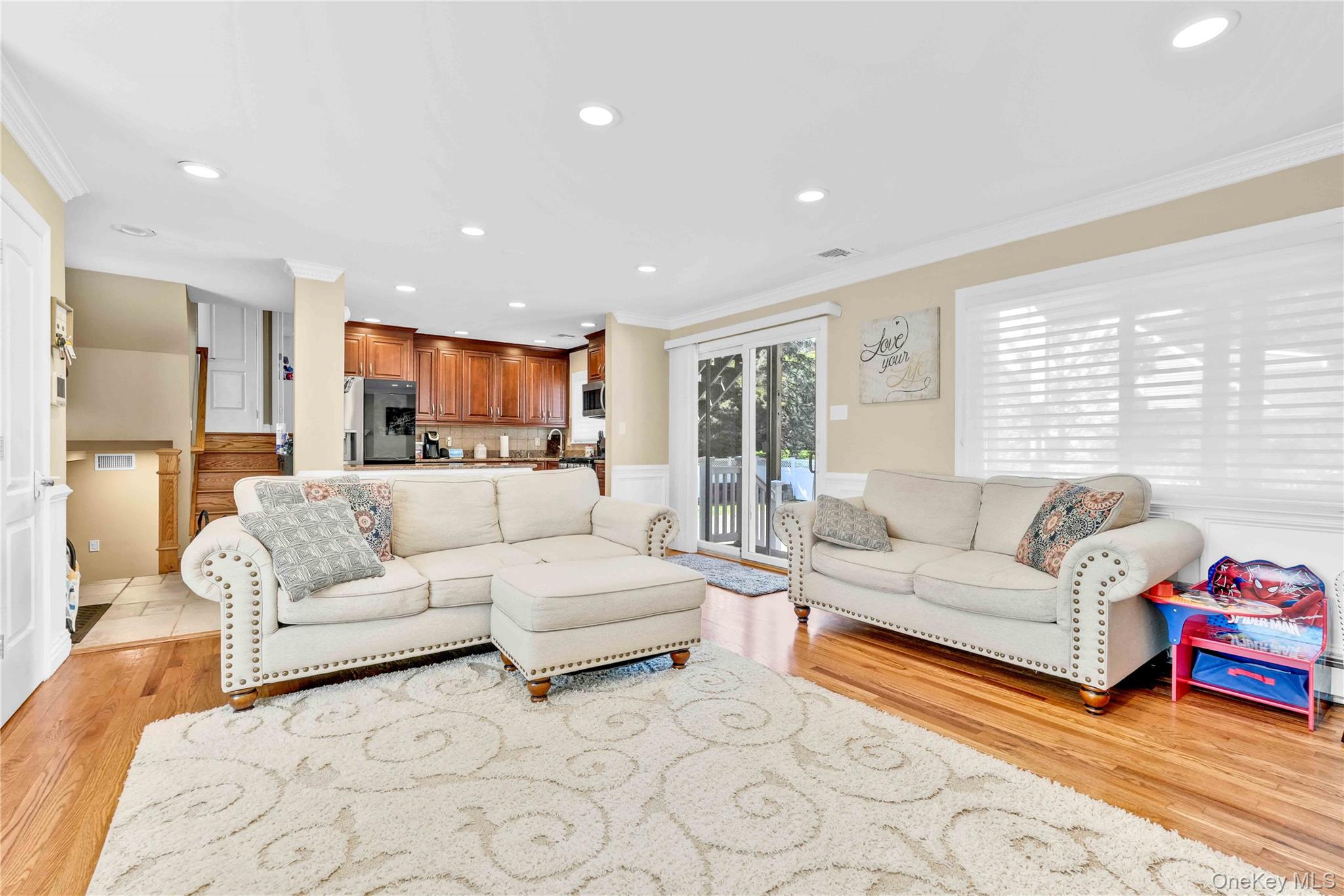 2 Amherst Lane, Smithtown, NY 11787