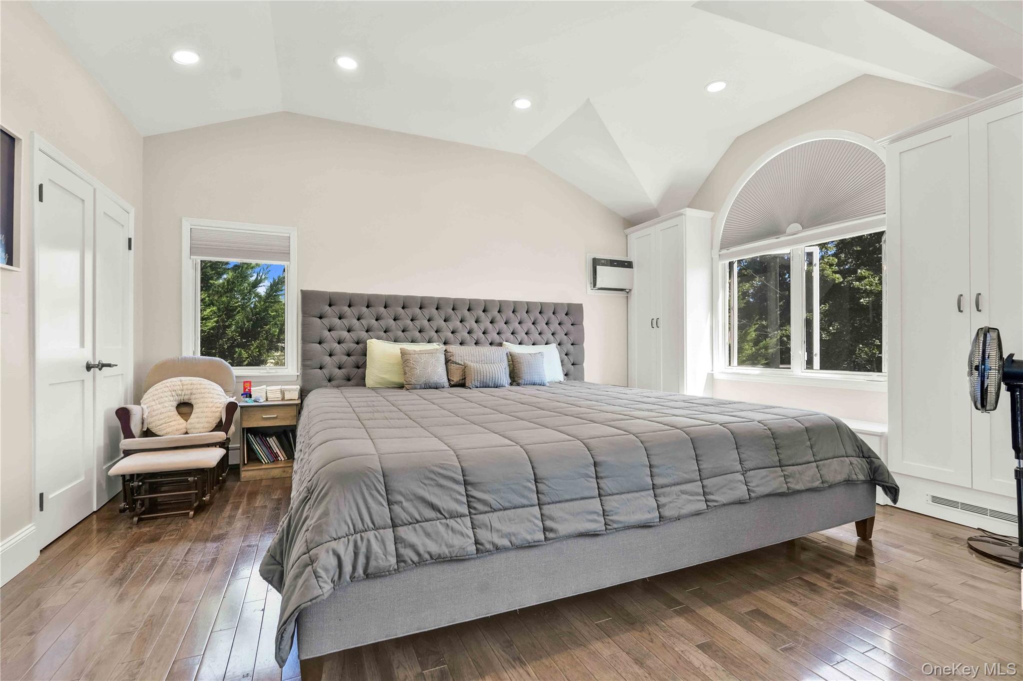 2 Amherst Lane, Smithtown, NY 11787