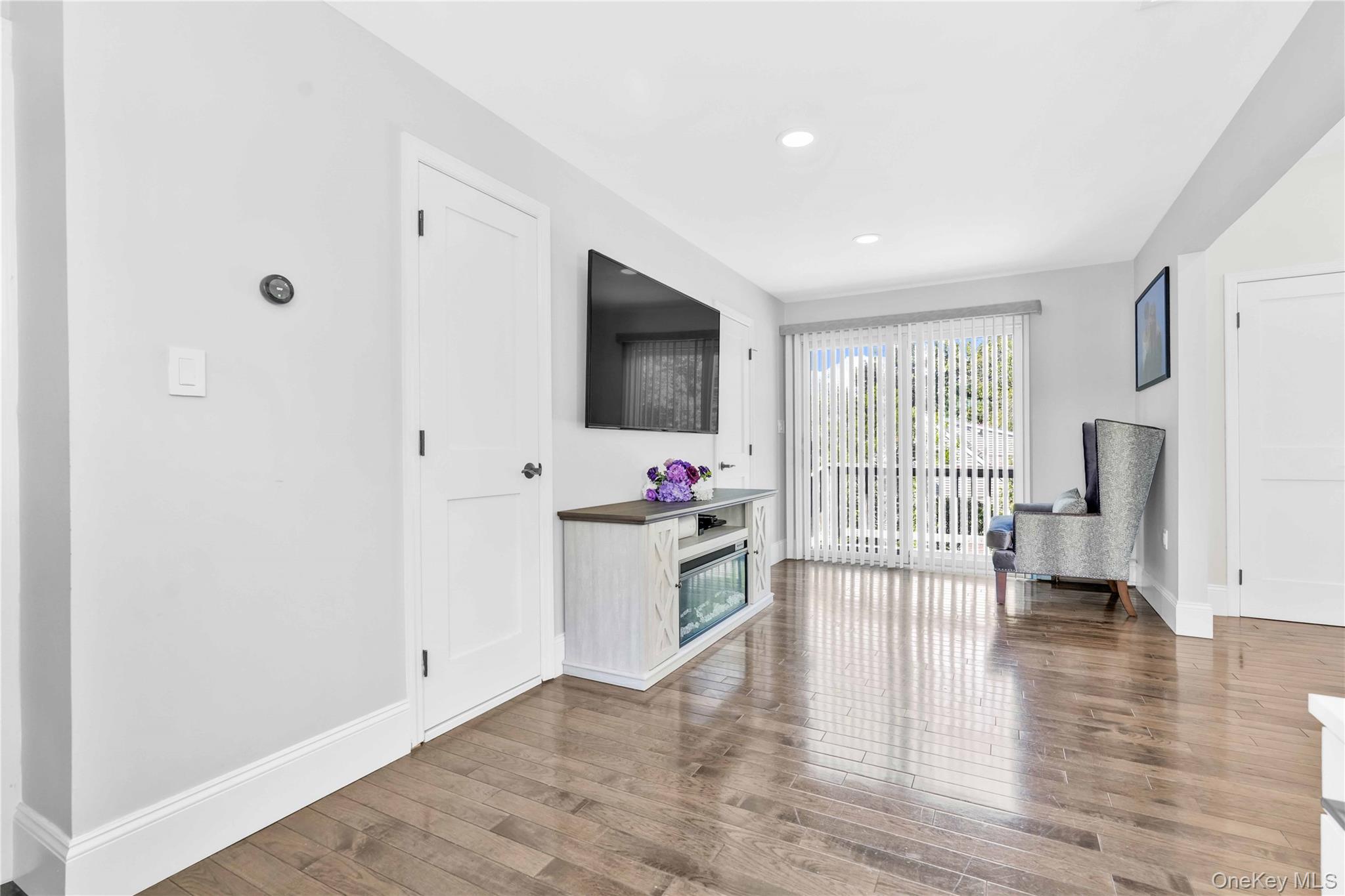 2 Amherst Lane, Smithtown, NY 11787