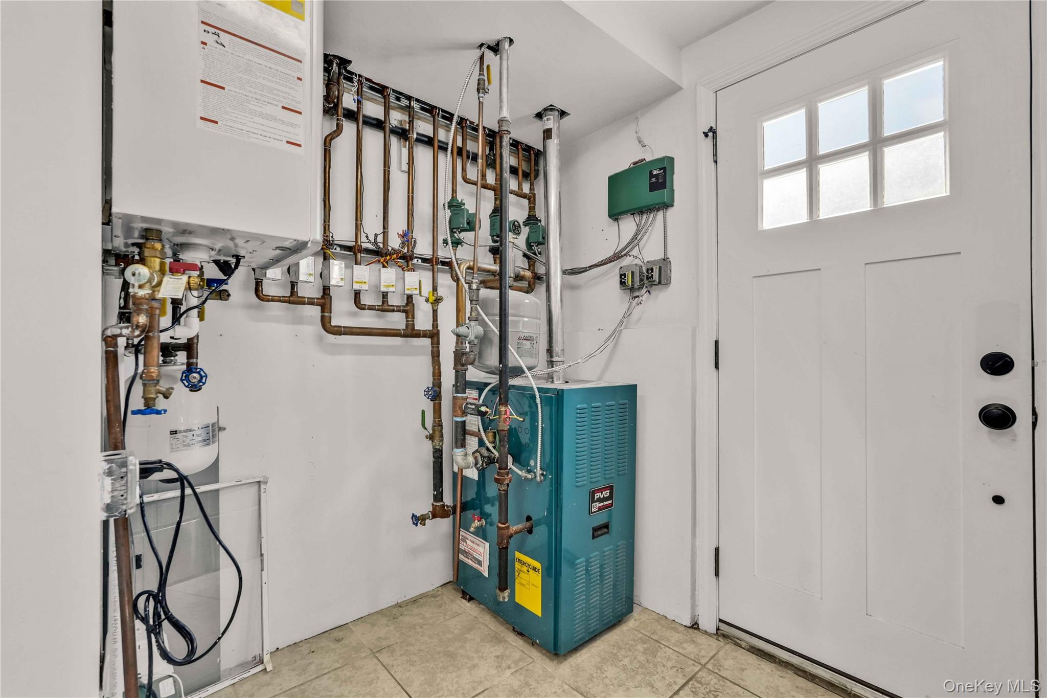 2 Amherst Lane, Smithtown, NY 11787