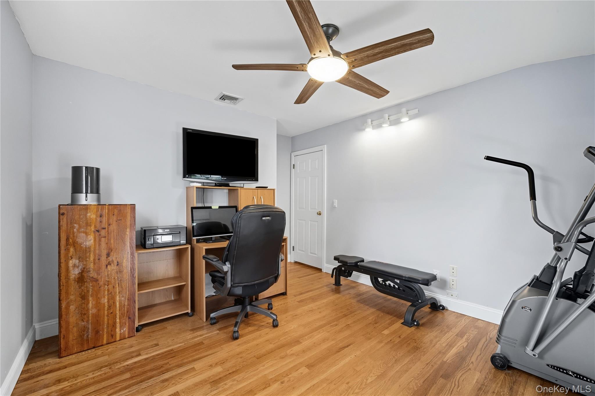 20 MacArthur Boulevard, Hauppauge, NY 11788