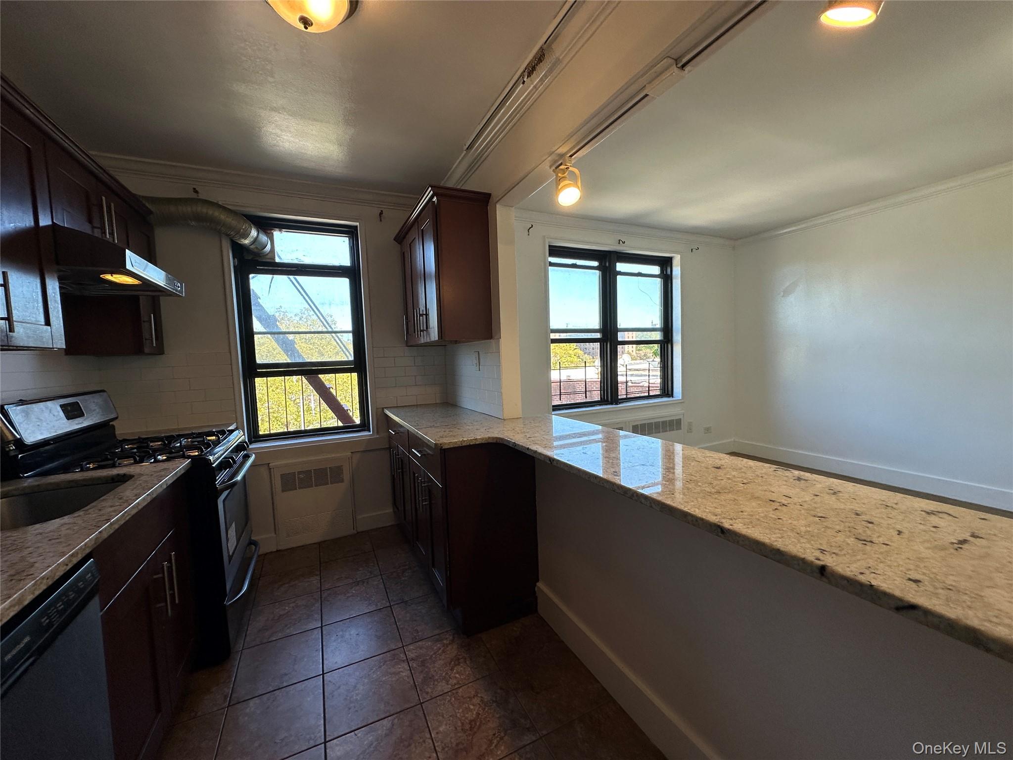 15040 71st AVE # 4G, Flushing, NY 11367