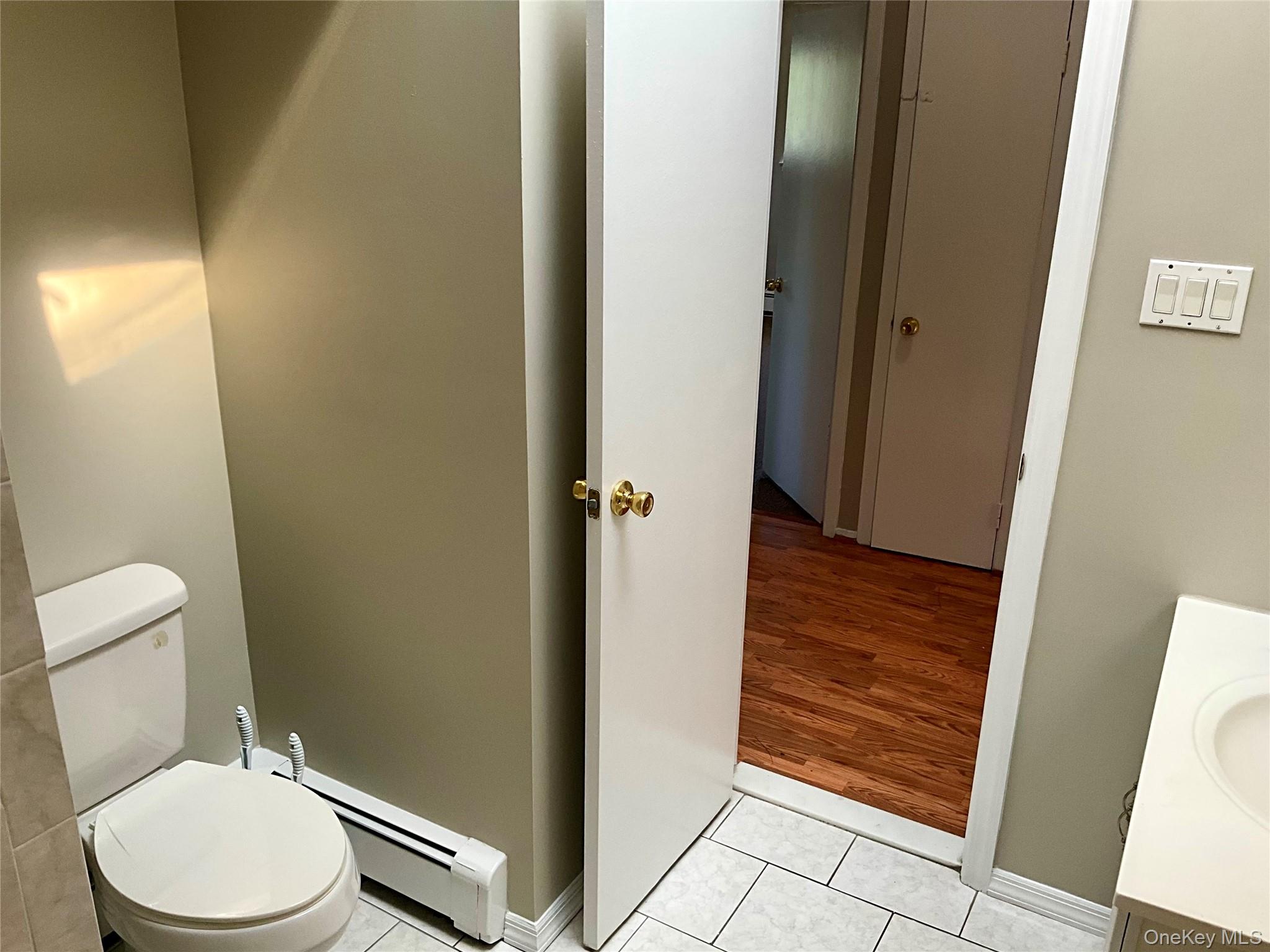 17 Rural Lane, Levittown, NY 11756