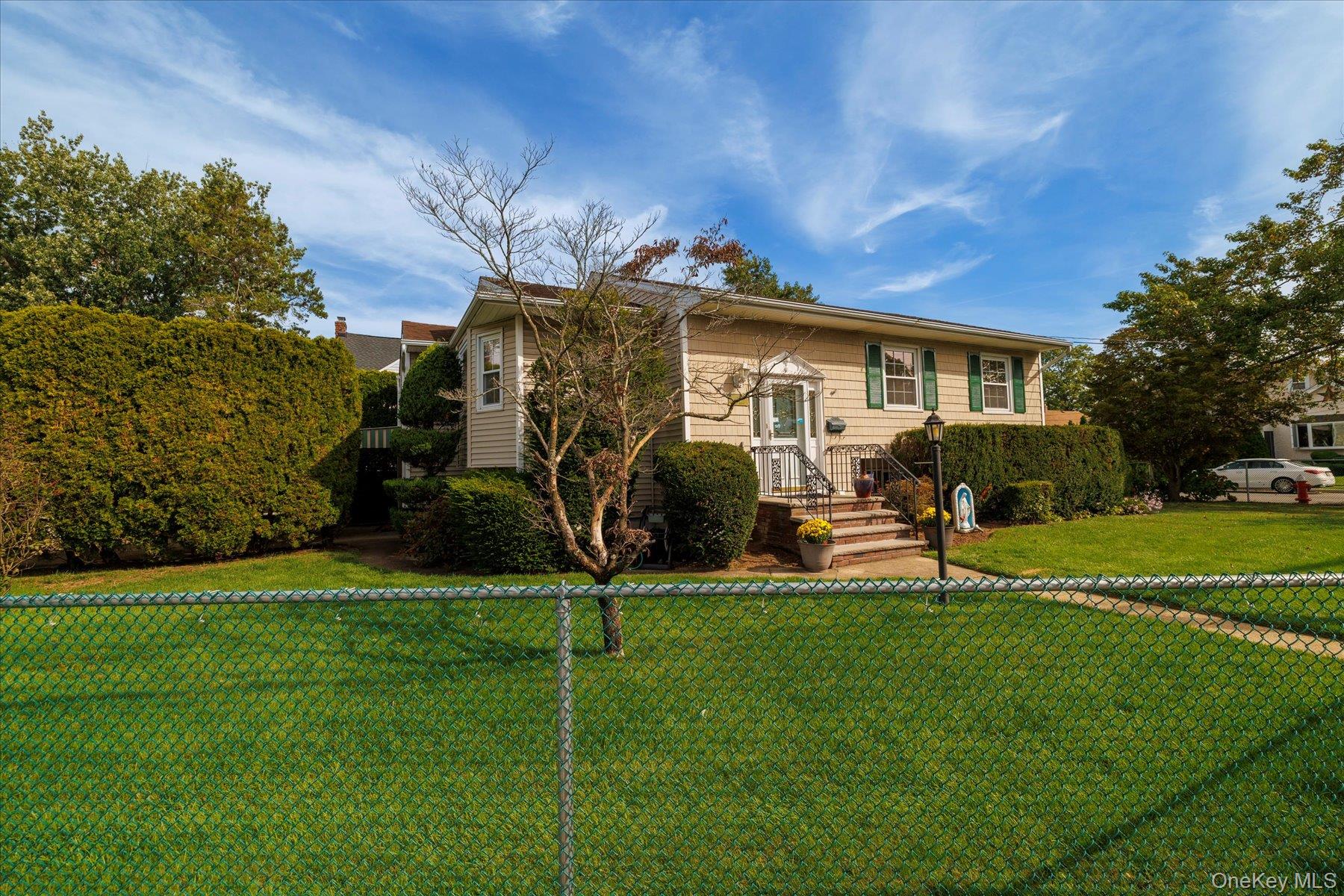 101 Stuart Avenue, Malverne, NY 11565