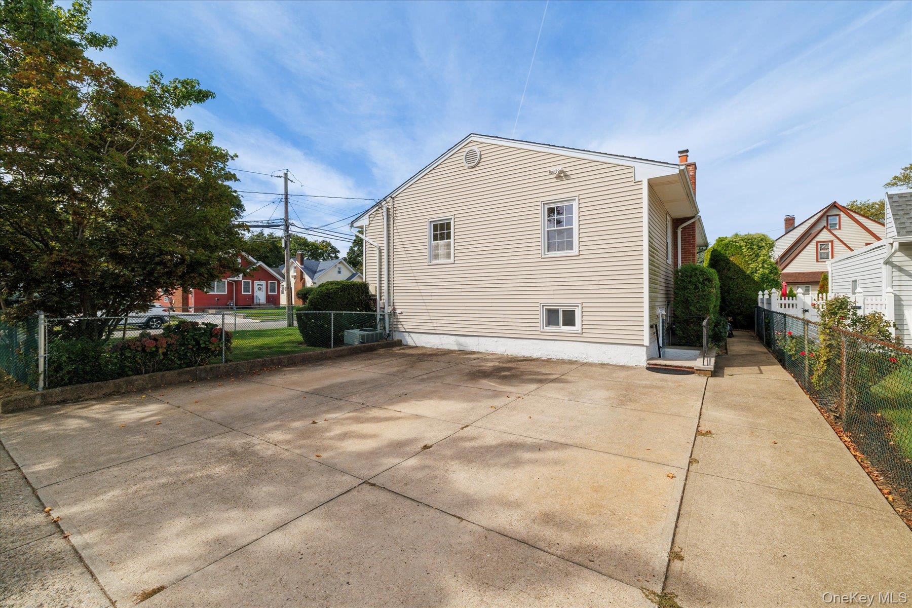 101 Stuart Avenue, Malverne, NY 11565