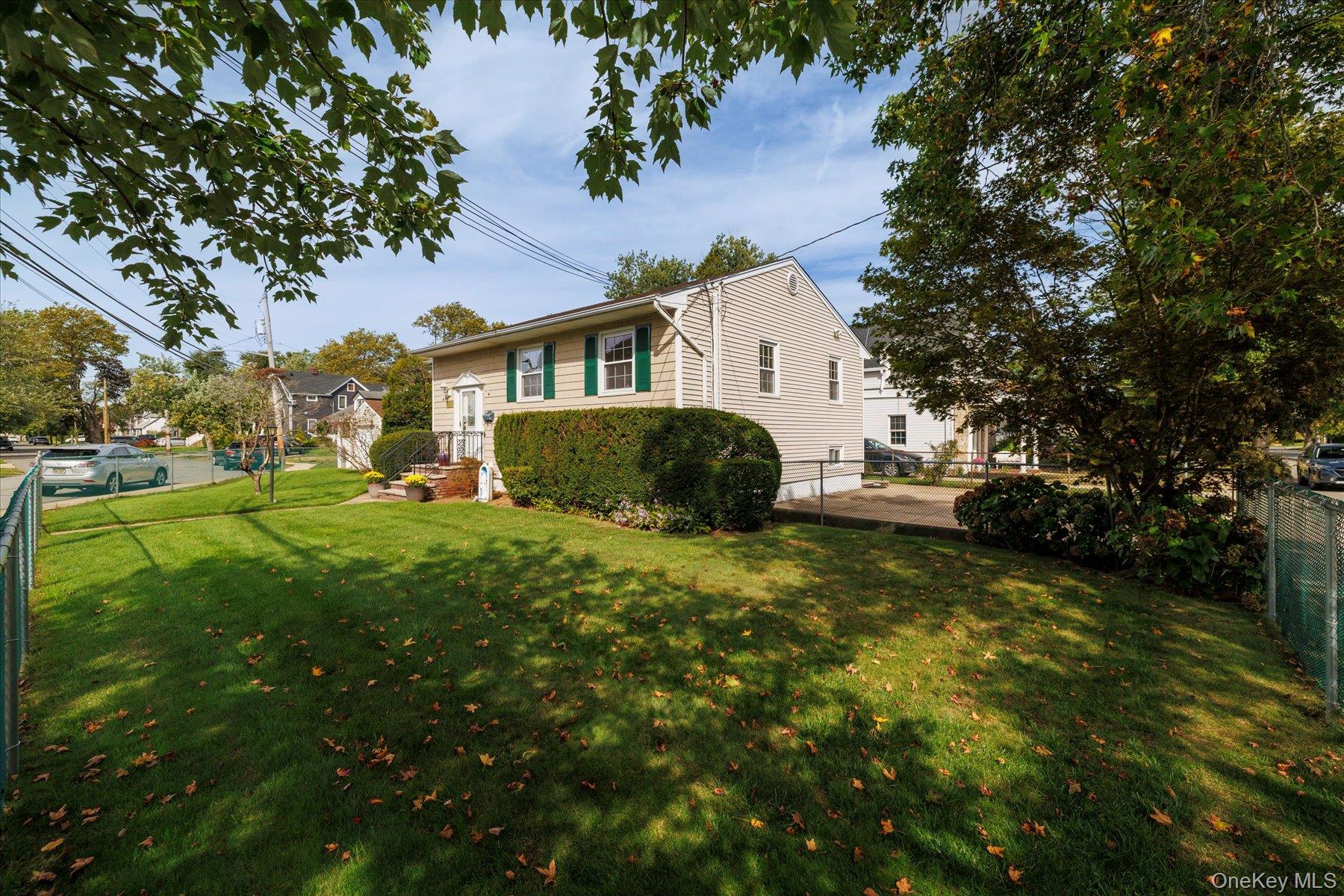 101 Stuart Avenue, Malverne, NY 11565