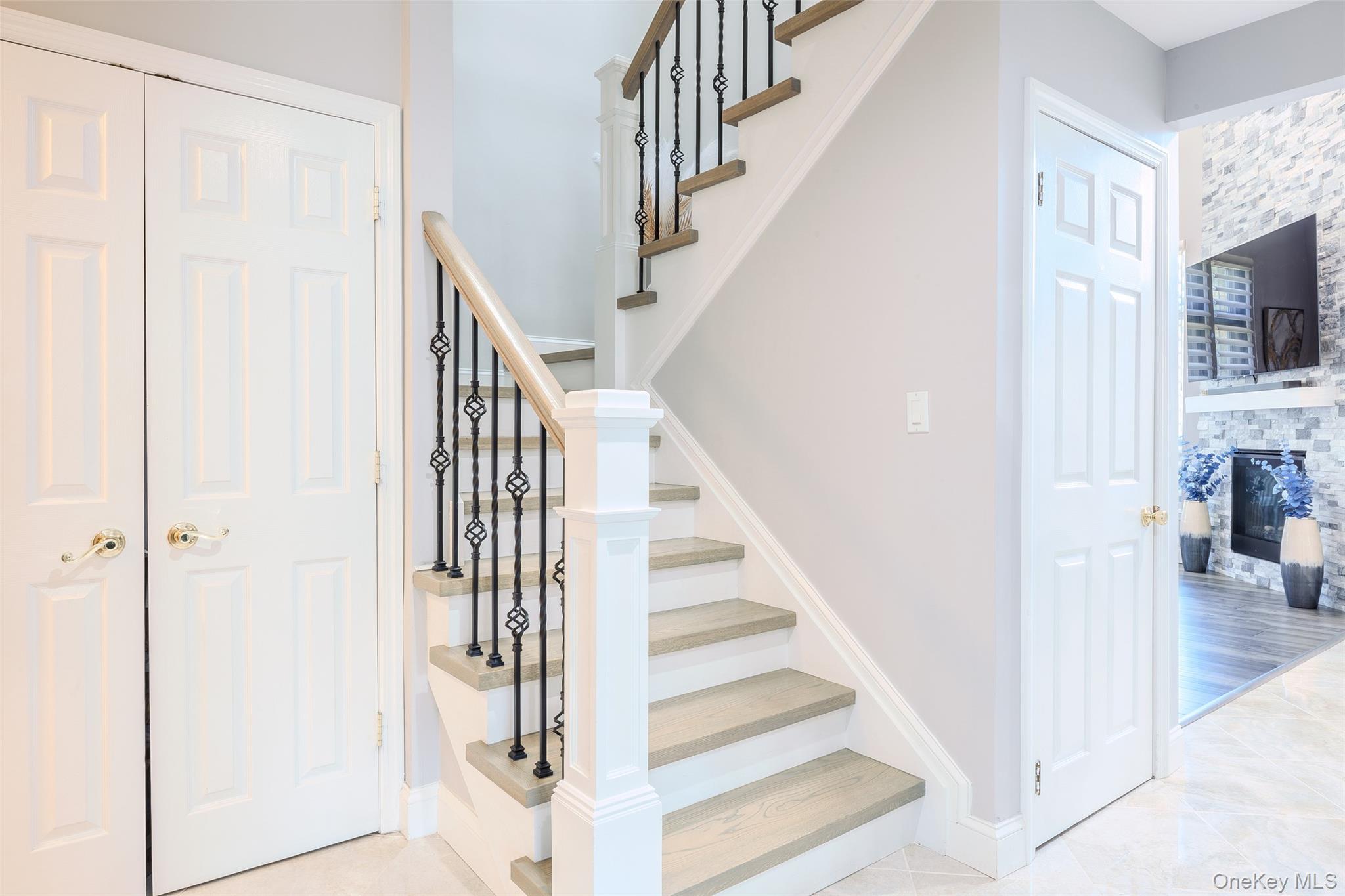 171 Colony Drive, Holbrook, NY 11741