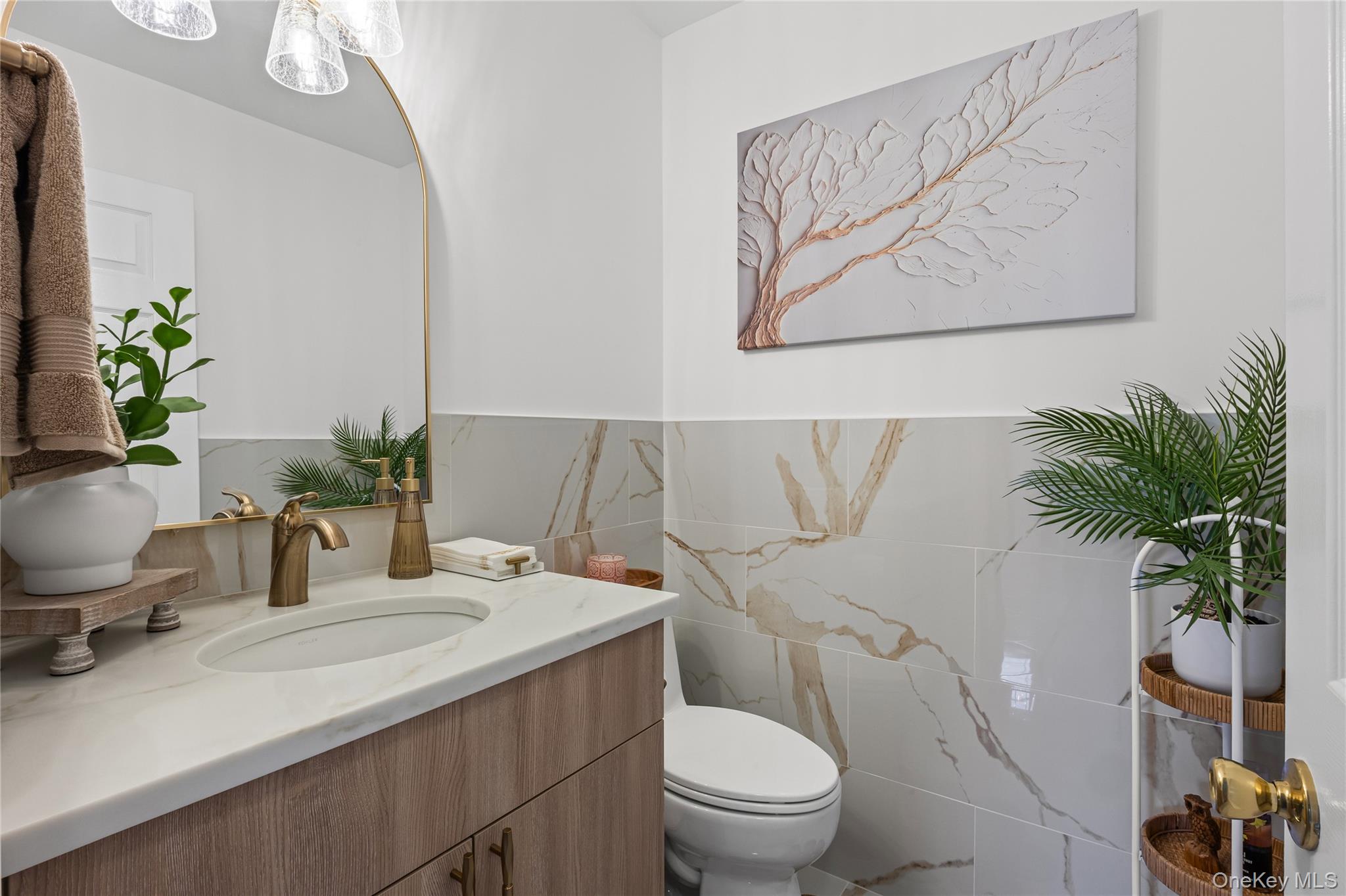 171 Colony Drive, Holbrook, NY 11741