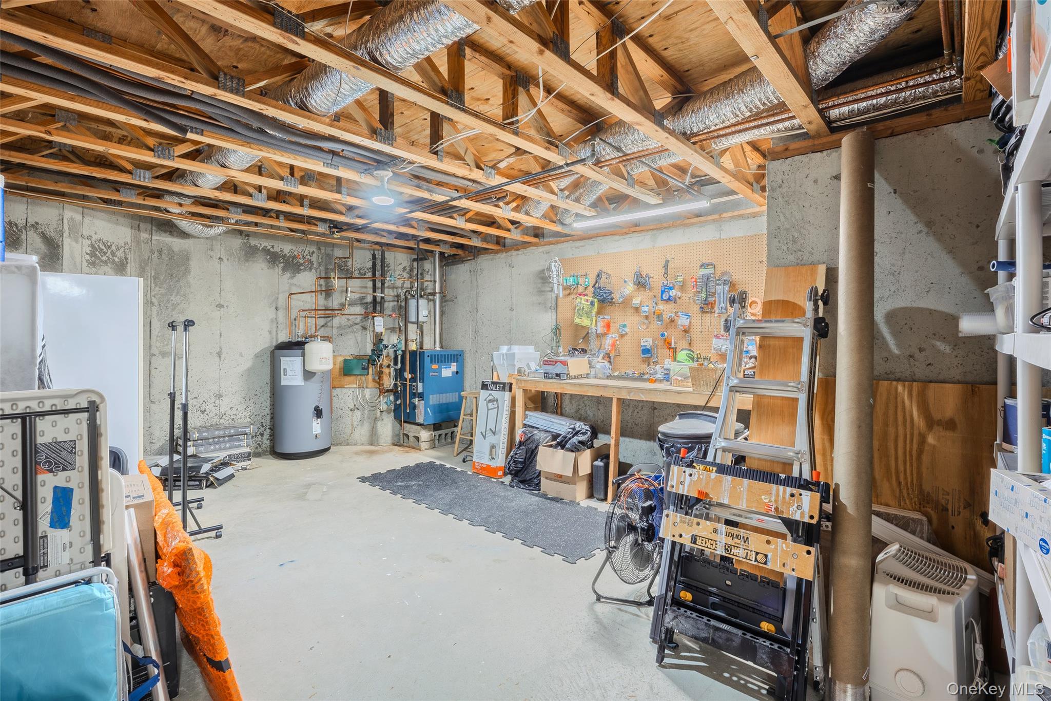 171 Colony Drive, Holbrook, NY 11741