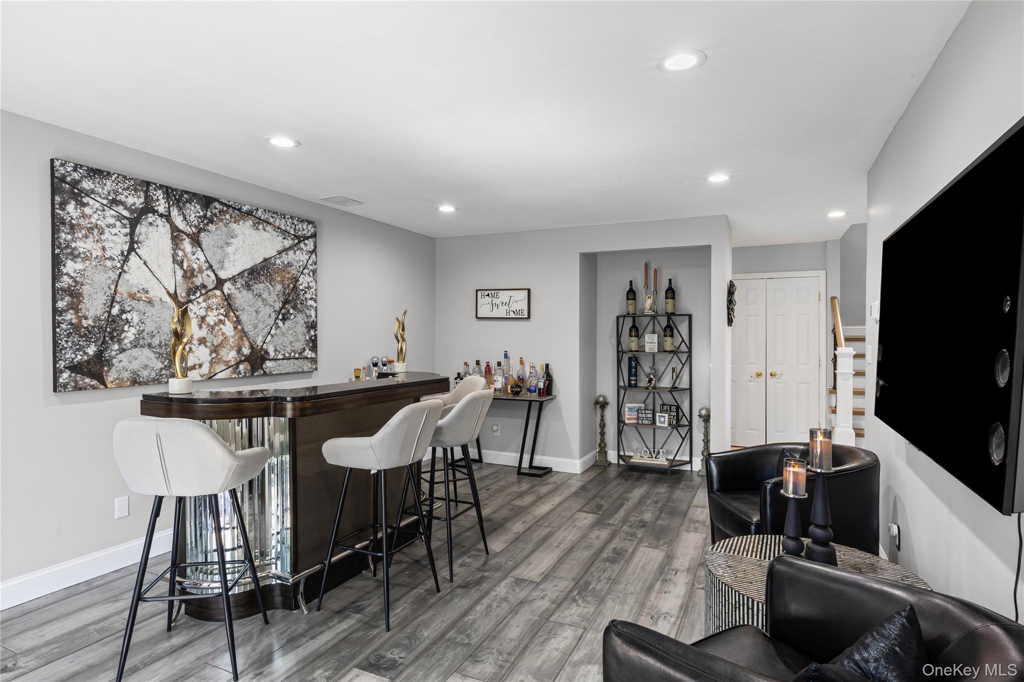 171 Colony Drive, Holbrook, NY 11741