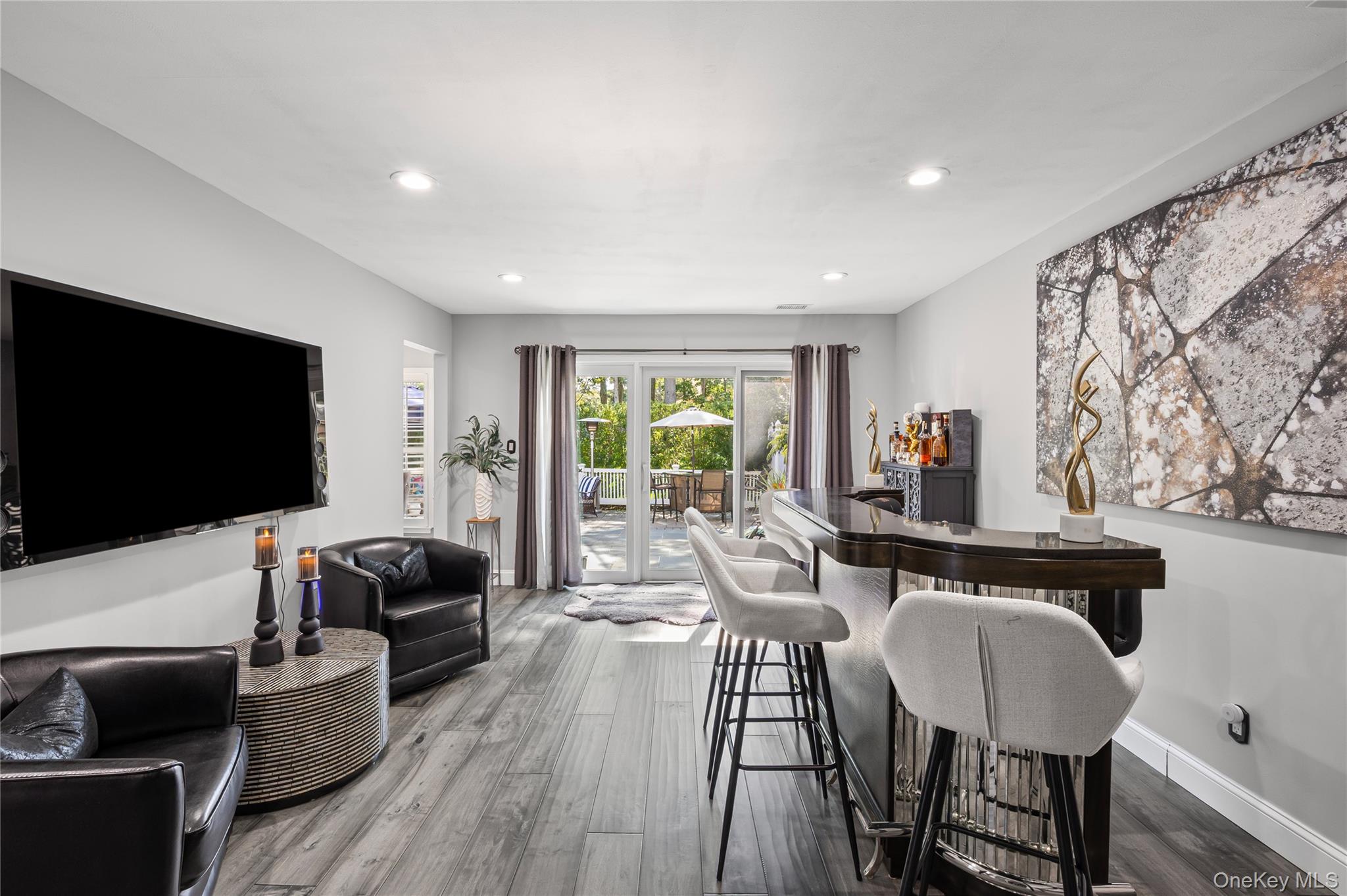 171 Colony Drive, Holbrook, NY 11741