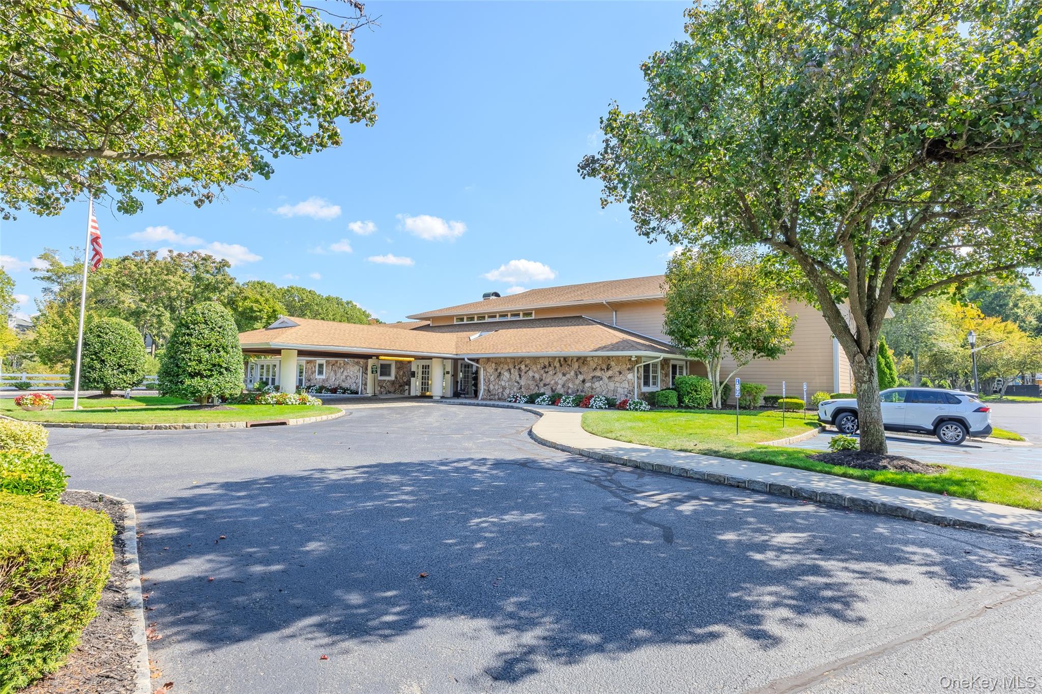 171 Colony Drive, Holbrook, NY 11741