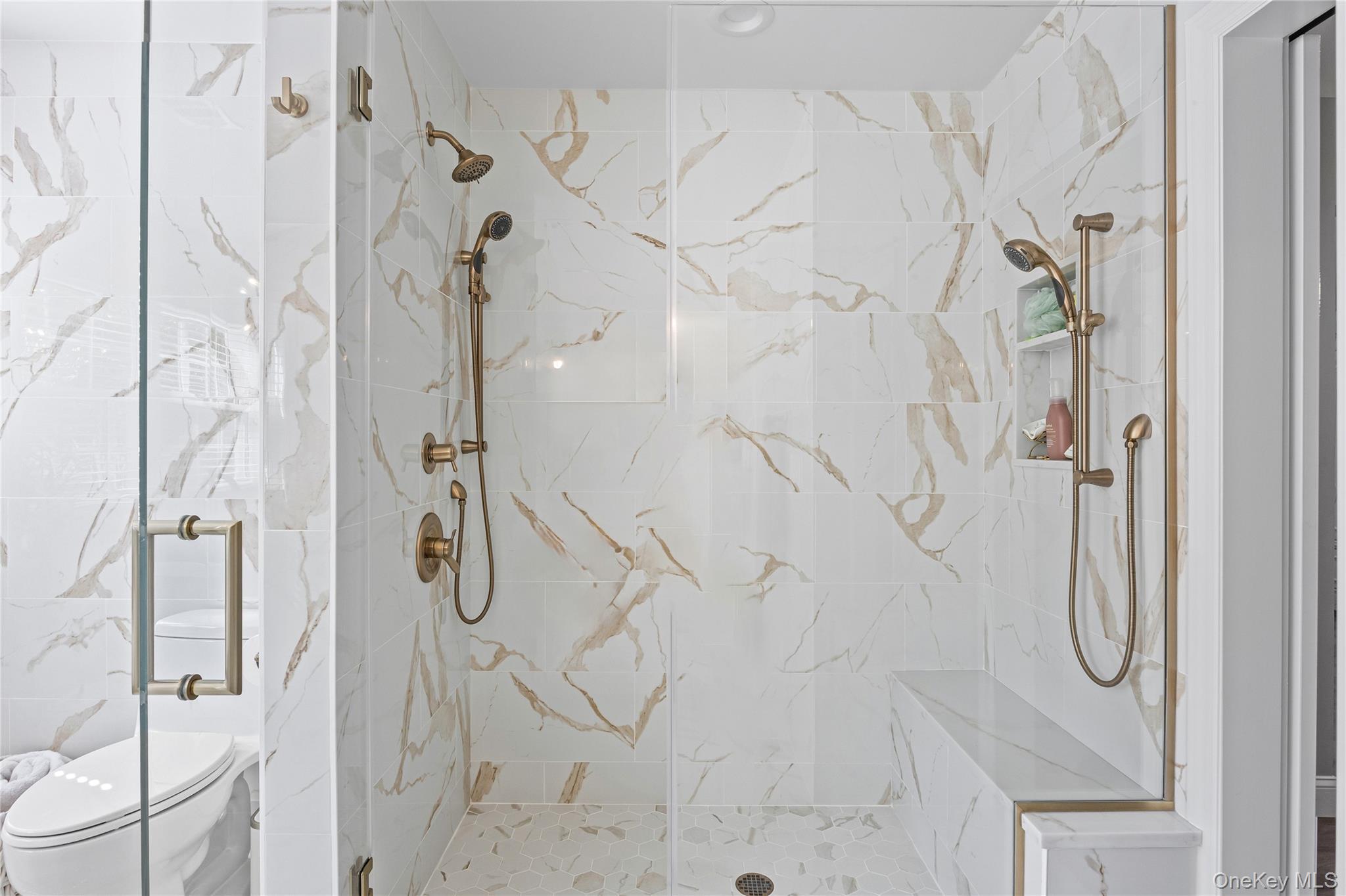 171 Colony Drive, Holbrook, NY 11741