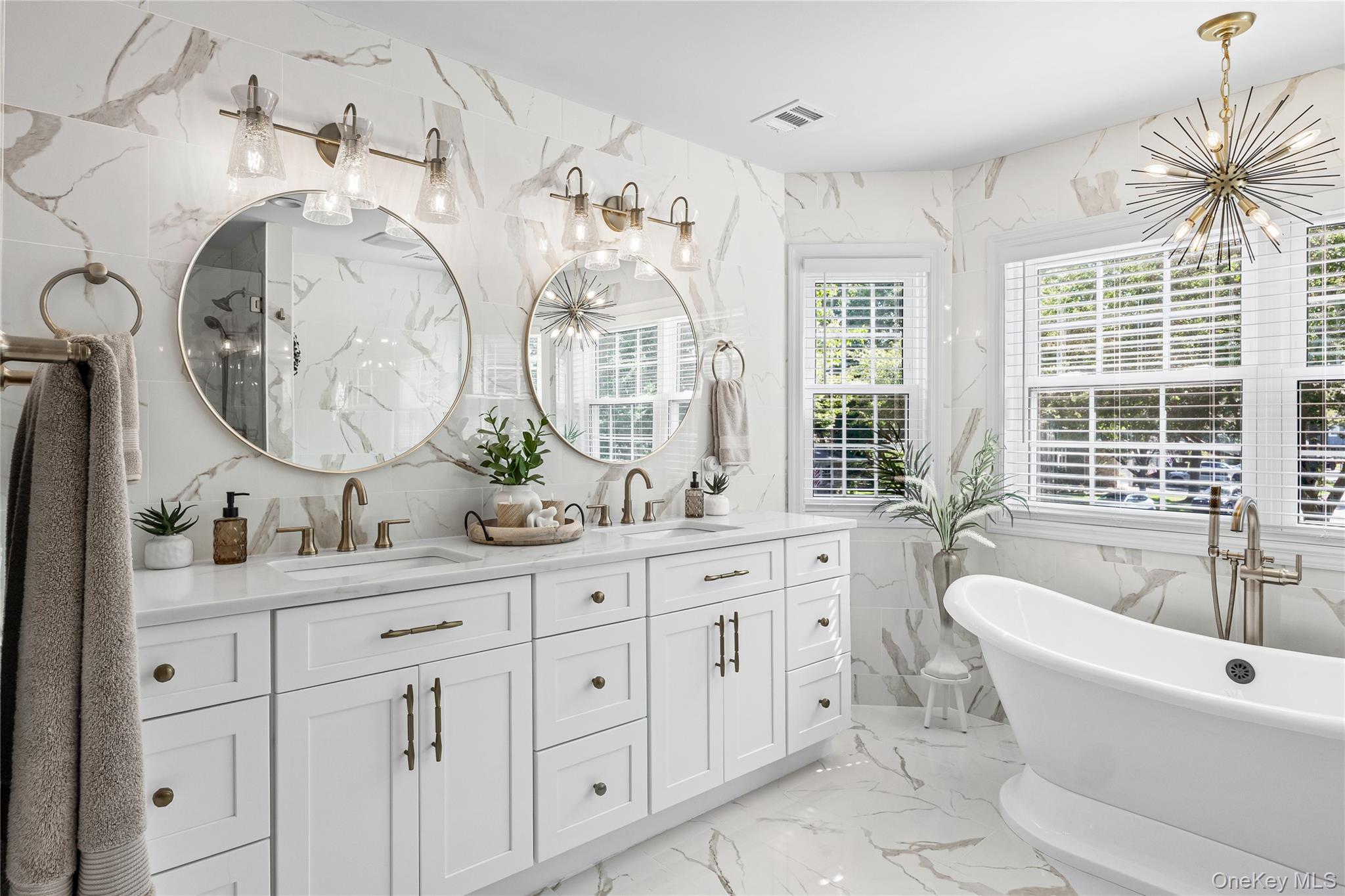 171 Colony Drive, Holbrook, NY 11741