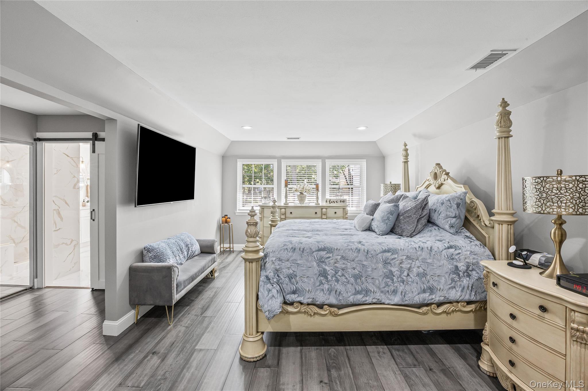 171 Colony Drive, Holbrook, NY 11741