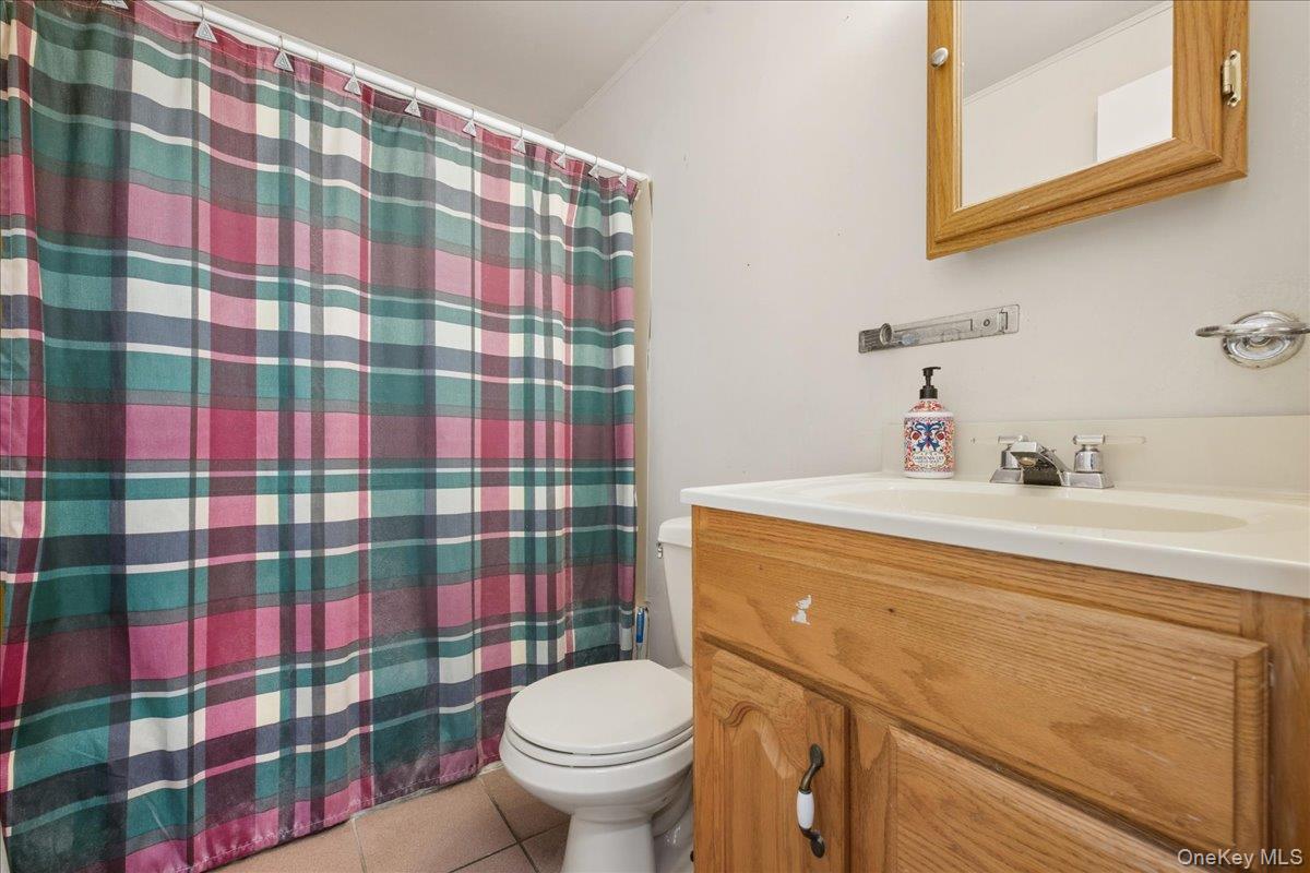 21 Division Avenue, Levittown, NY 11756