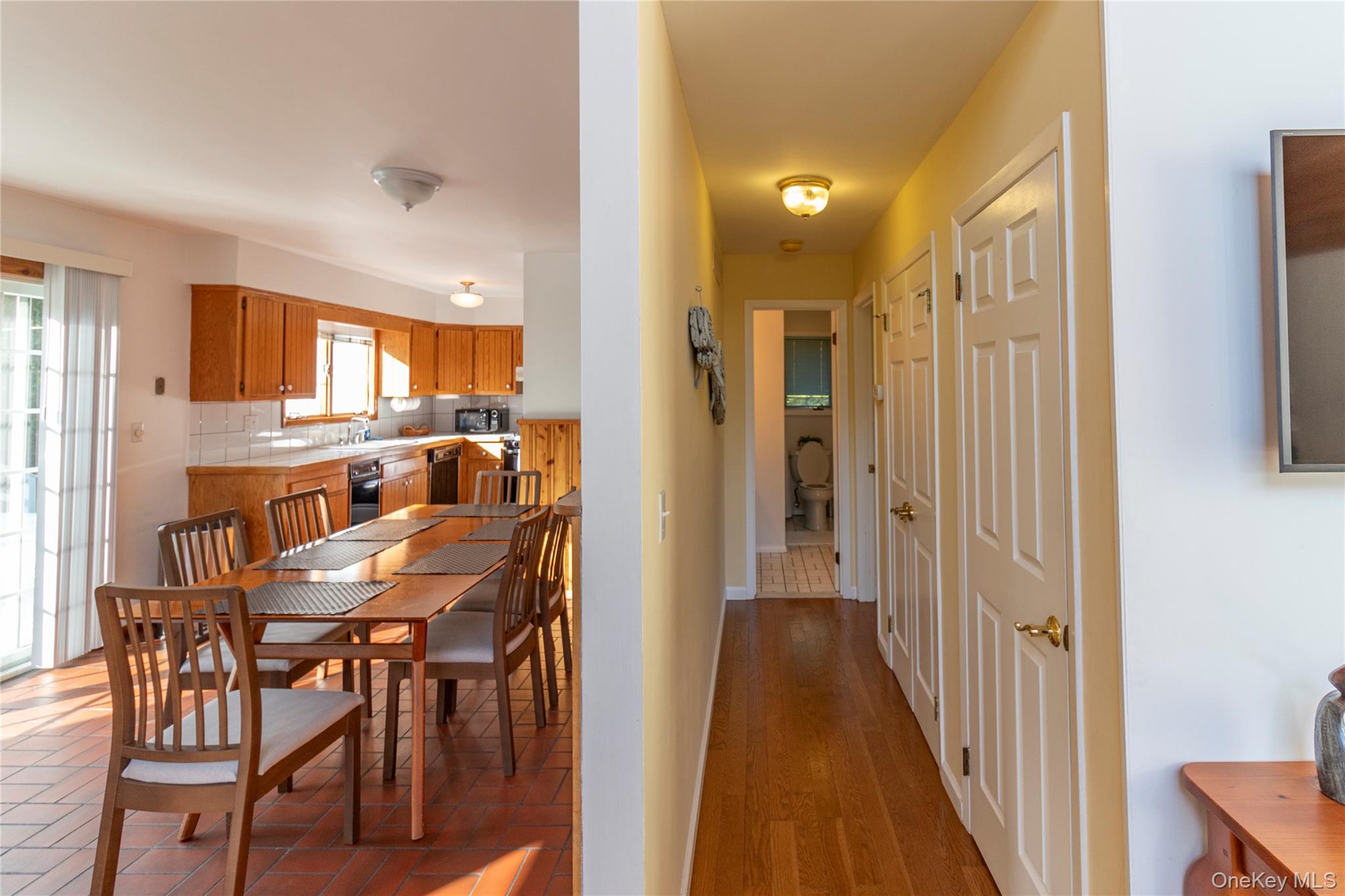 18 Alanson Lane, Hampton Bays, NY 11946