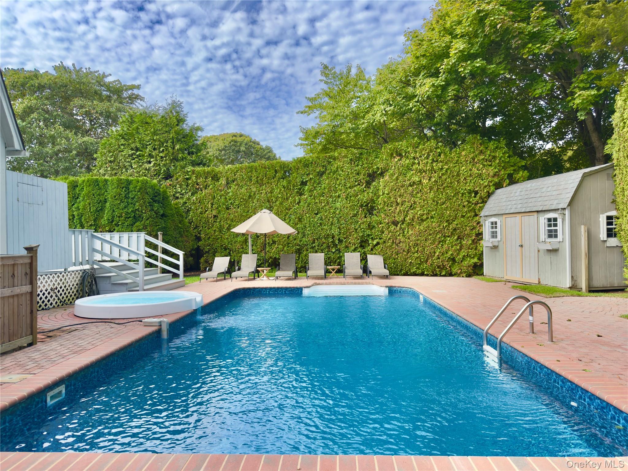 18 Alanson Lane, Hampton Bays, NY 11946