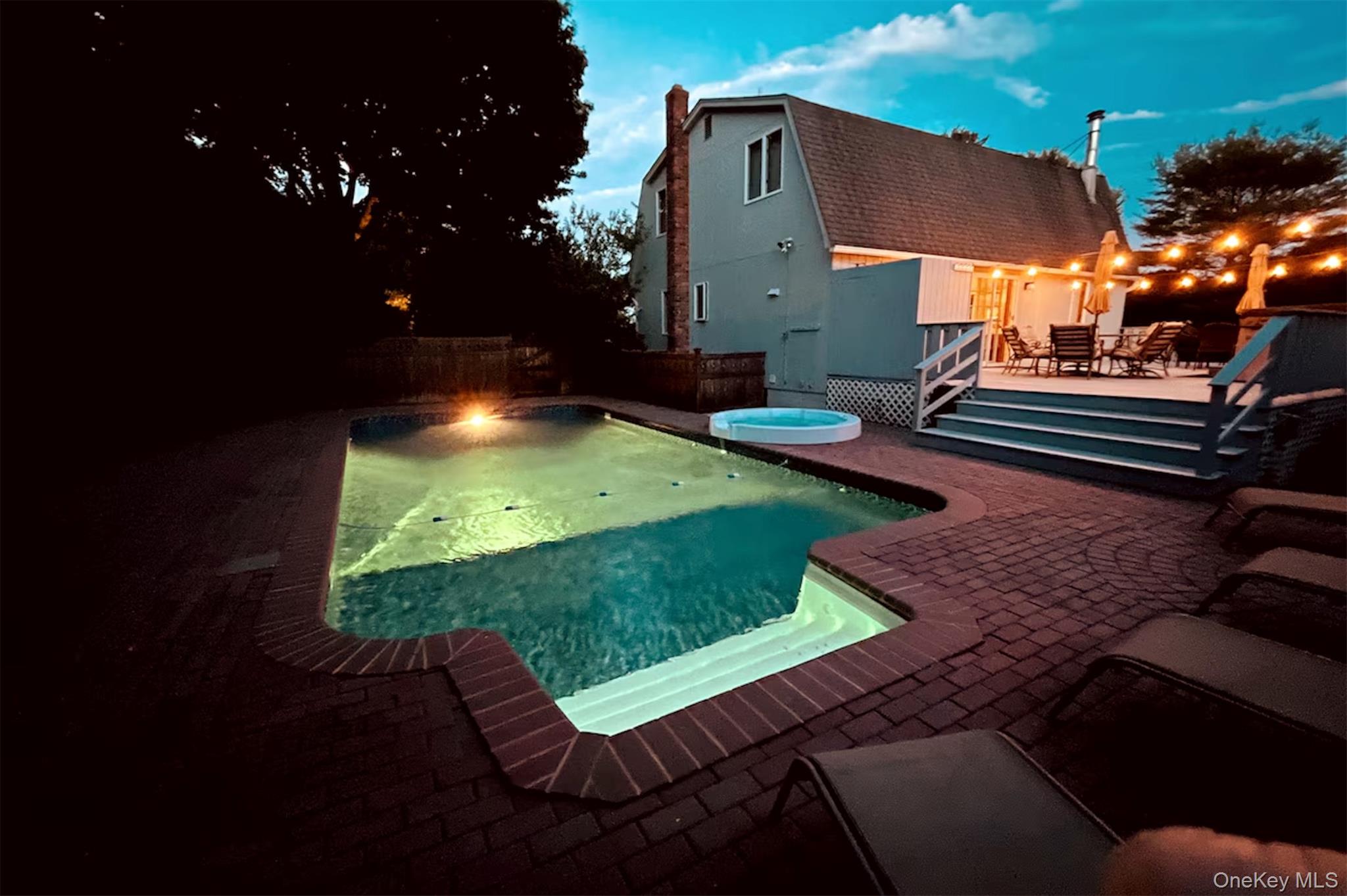 18 Alanson Lane, Hampton Bays, NY 11946