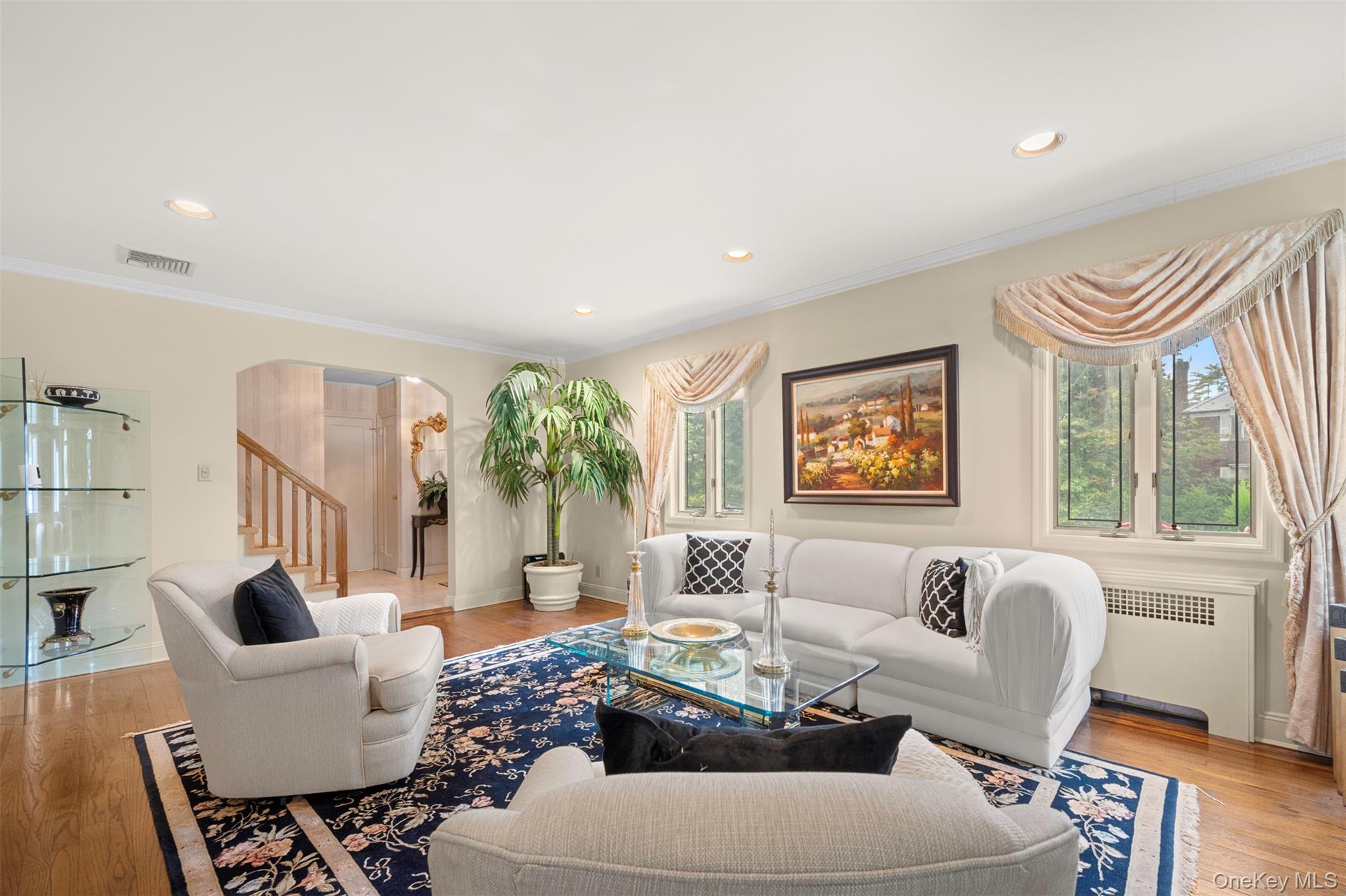 23 Parkside Drive, Great Neck, NY 11021