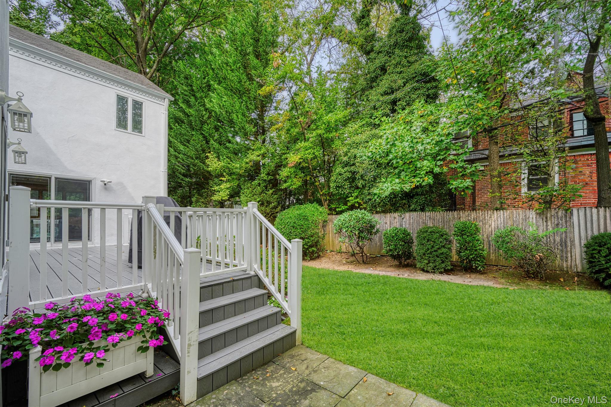 23 Parkside Drive, Great Neck, NY 11021