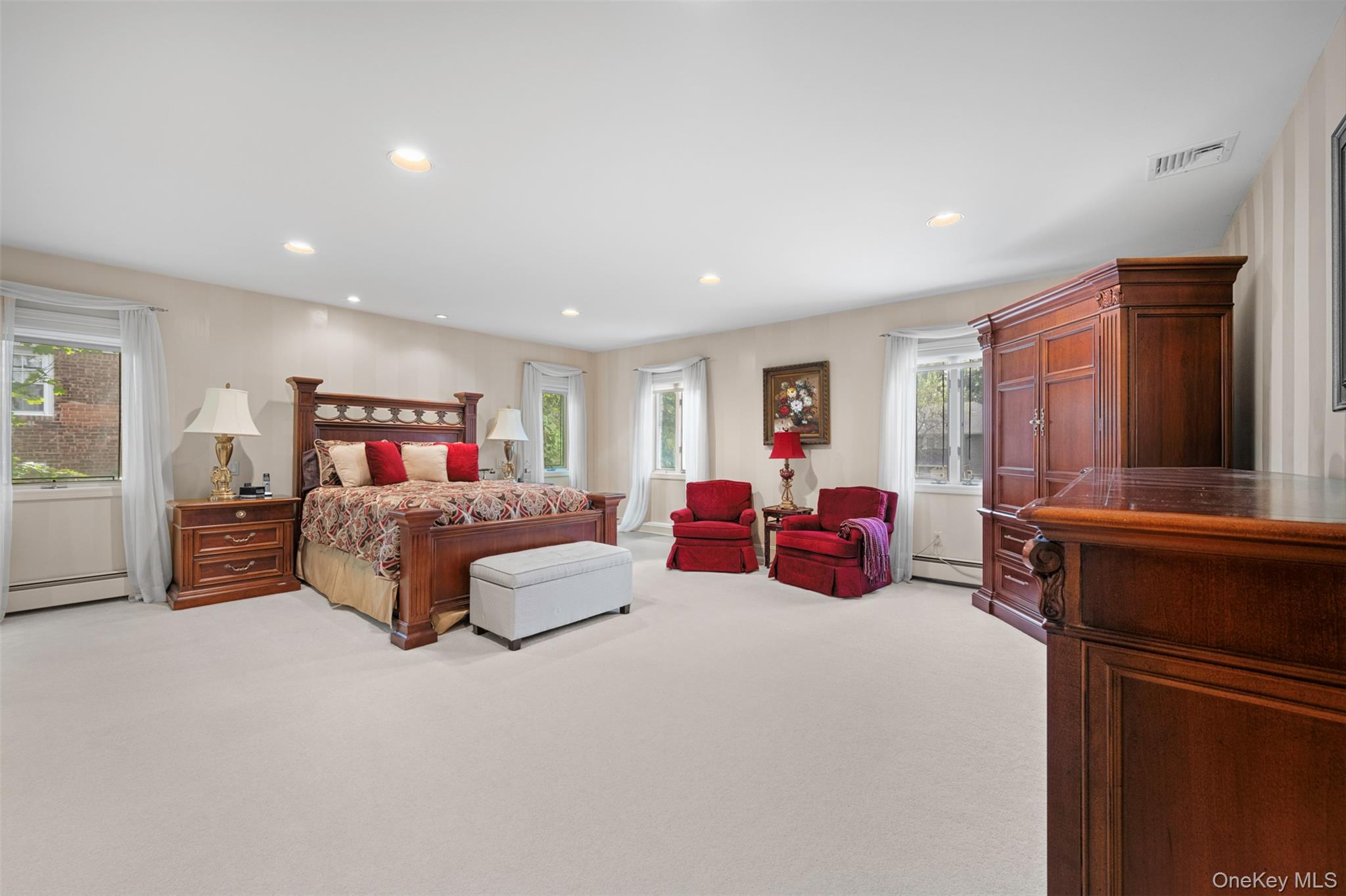 23 Parkside Drive, Great Neck, NY 11021